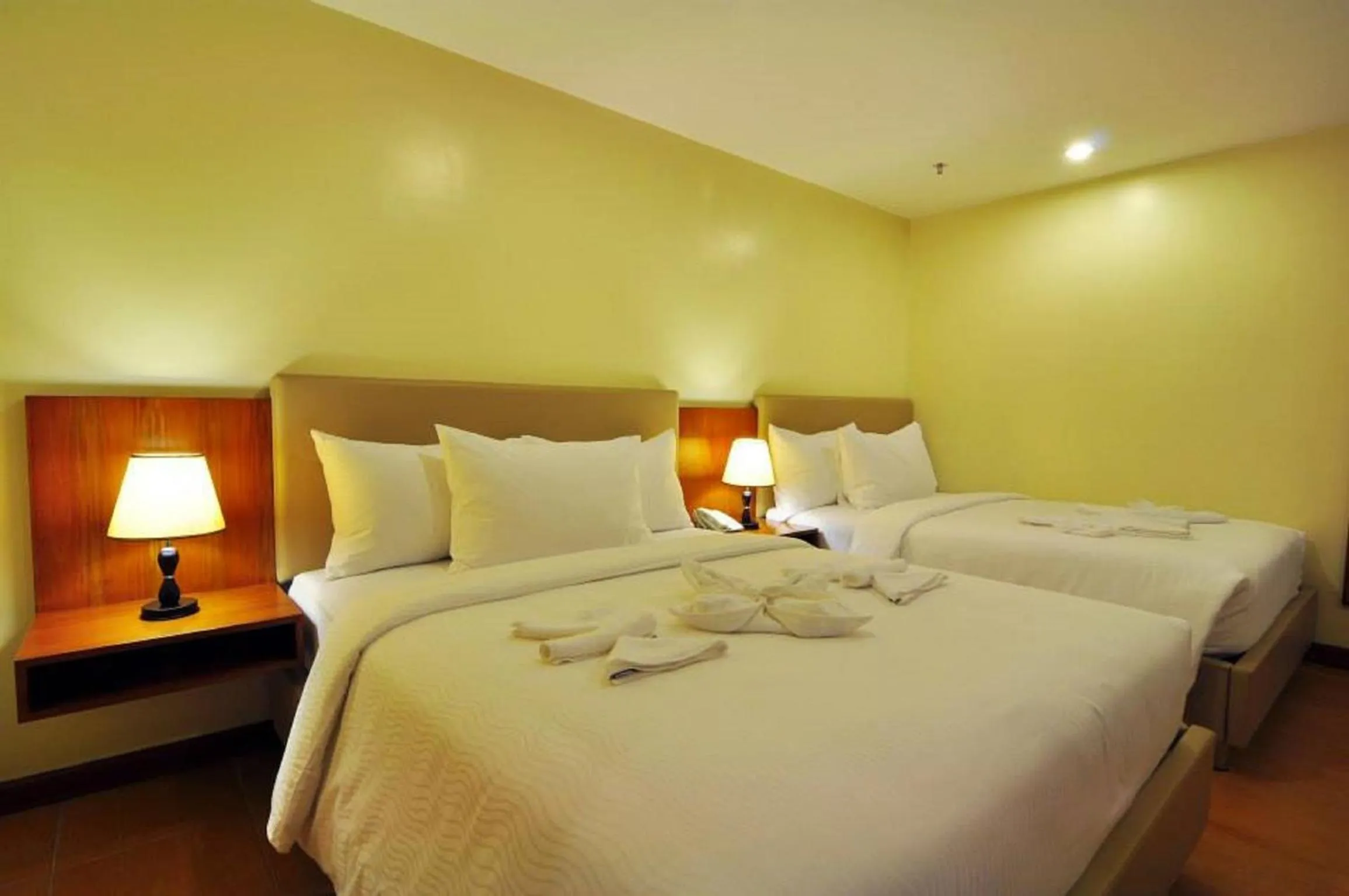 Photo of the whole room, Bed in The Well Hotel