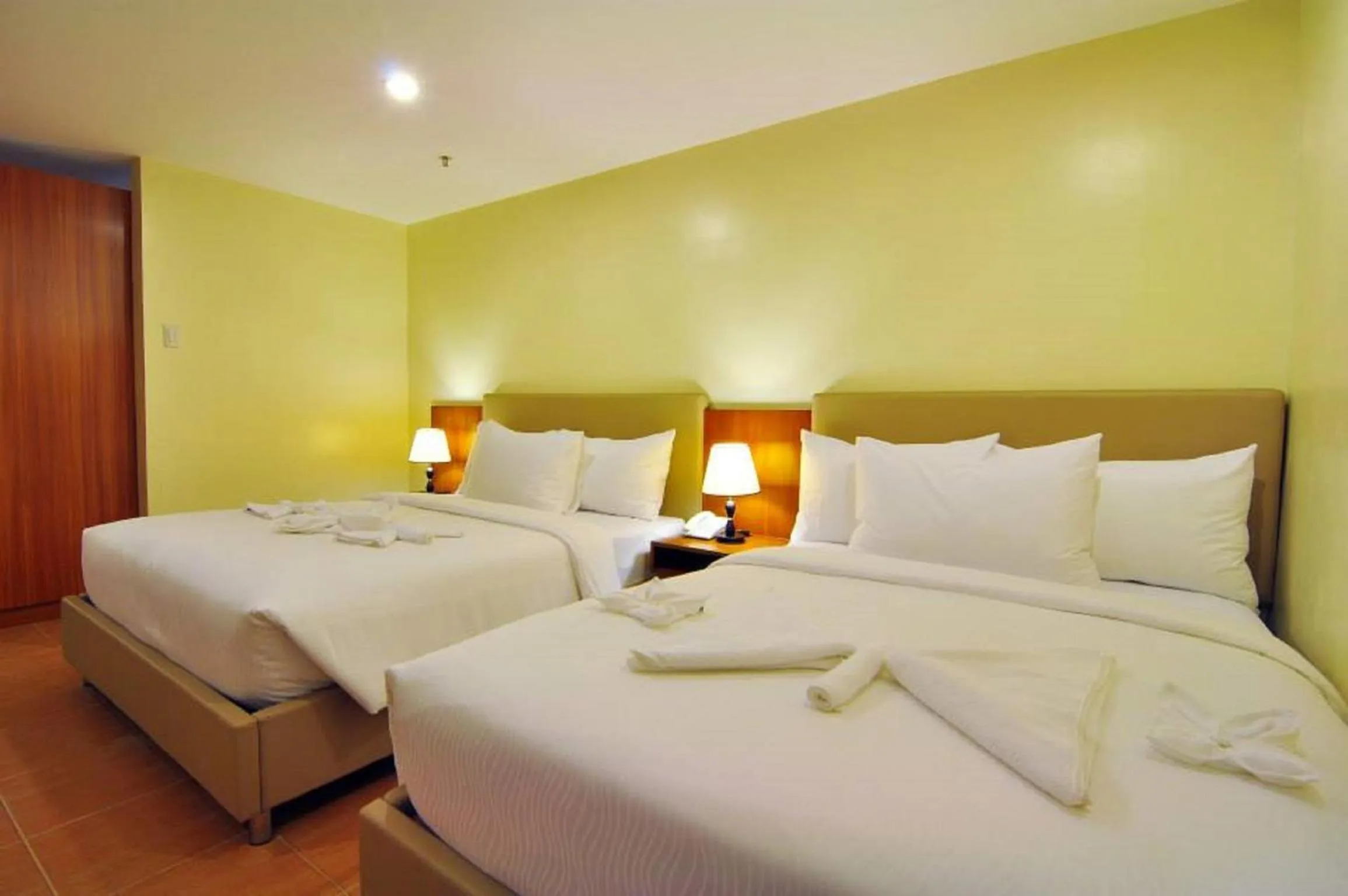 Photo of the whole room, Bed in The Well Hotel