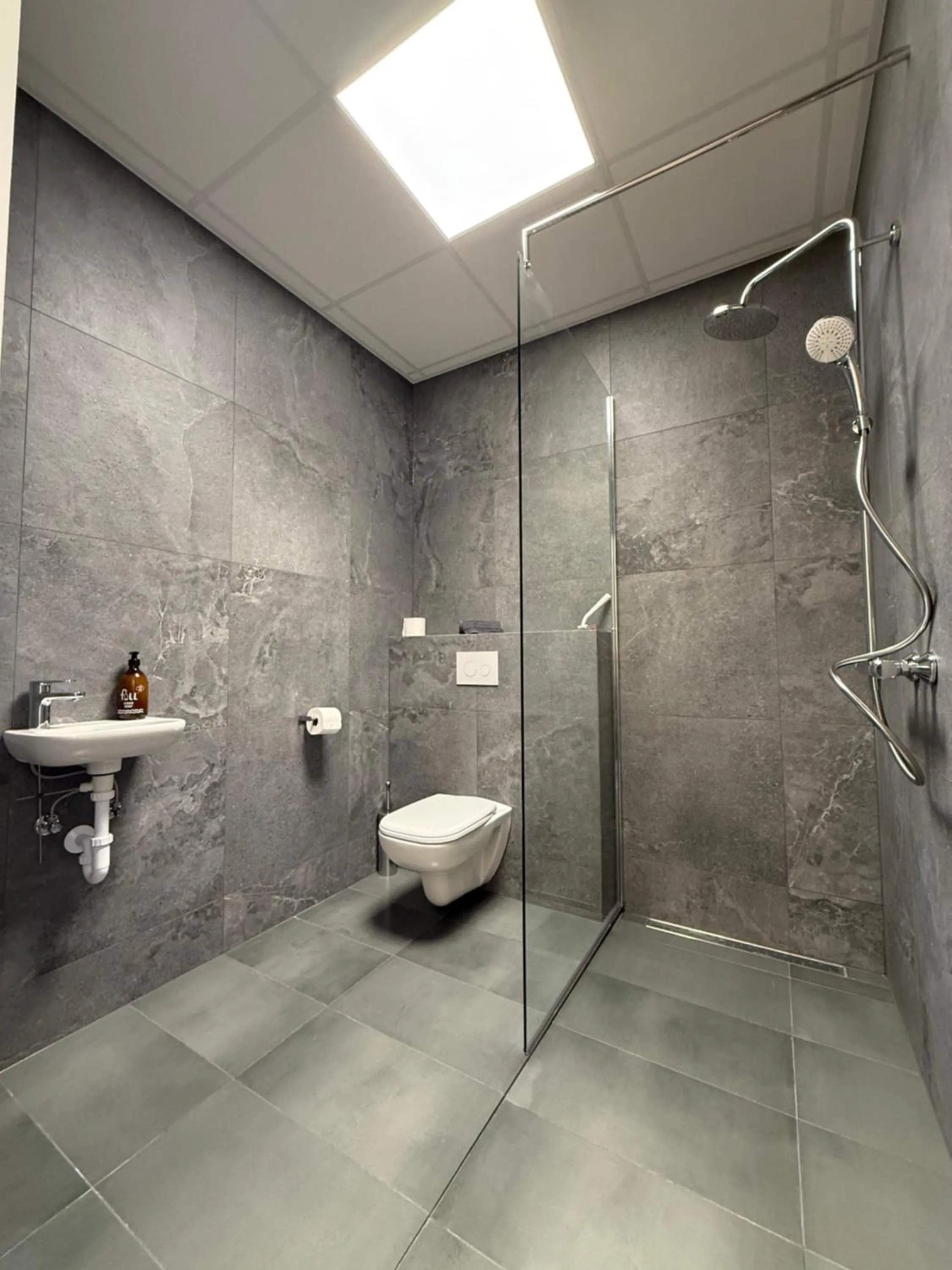 Bathroom in The Freezer Hostel & Culture Center