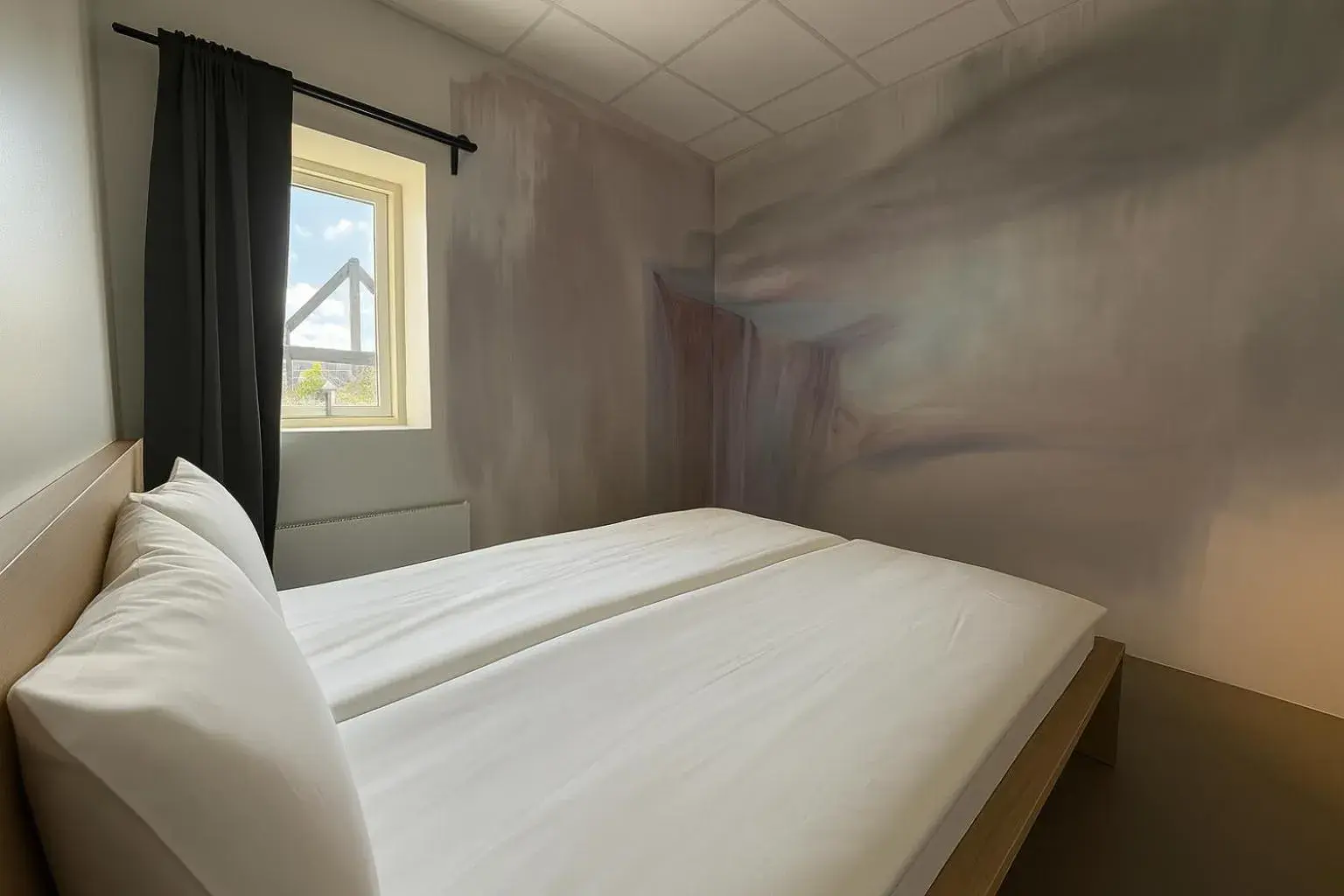 Double Room in The Freezer Hostel & Culture Center Double Room in The Freezer Hostel & Culture Center