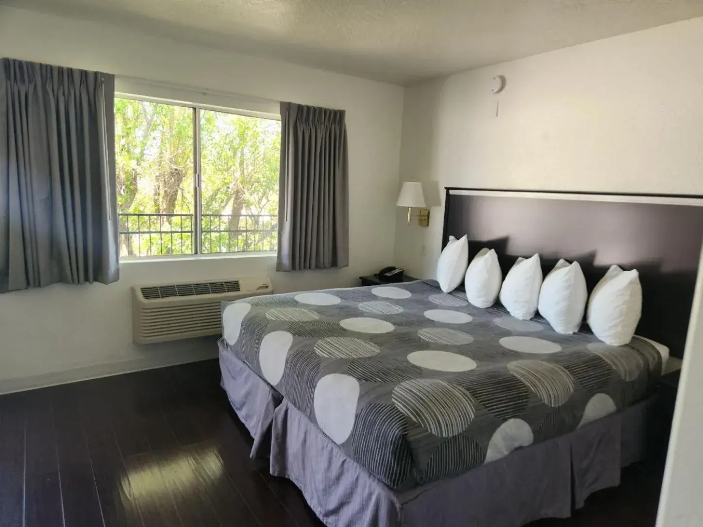 King Room in The View Motel King Room in The View Motel
