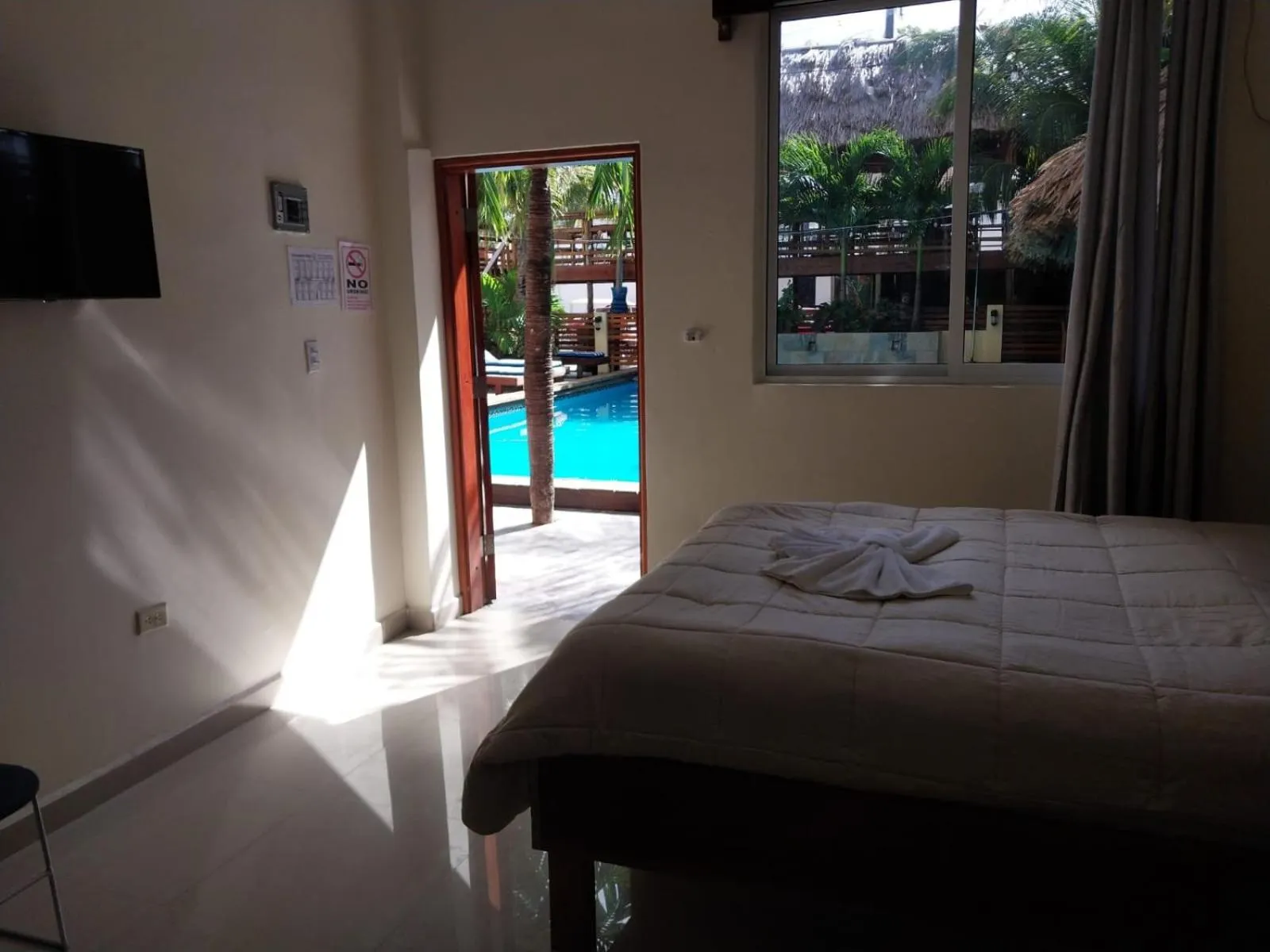Bedroom, Bed in Tropical Palace Hotel
