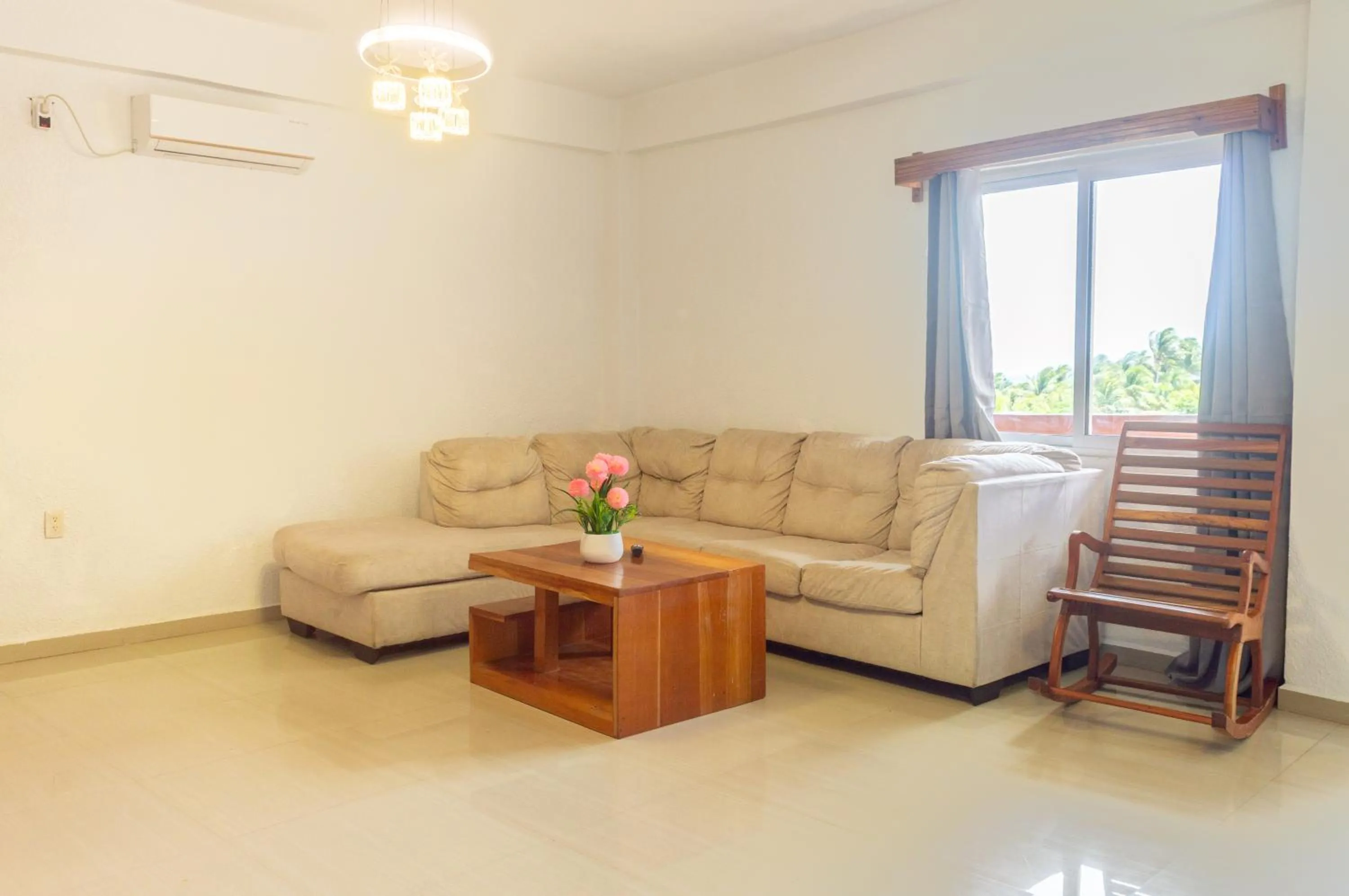 Living room in Tropical Palace Hotel