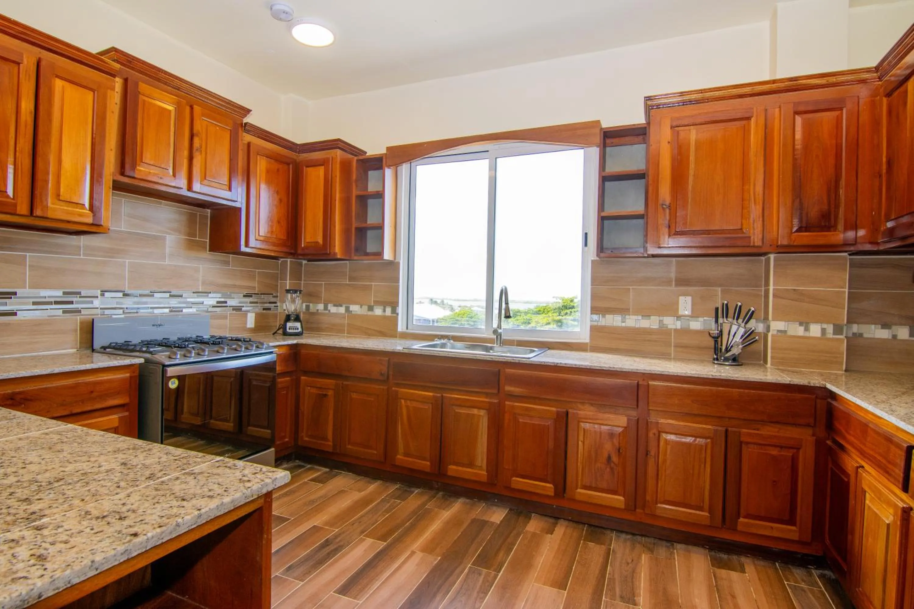 Kitchen or kitchenette in Tropical Palace Hotel