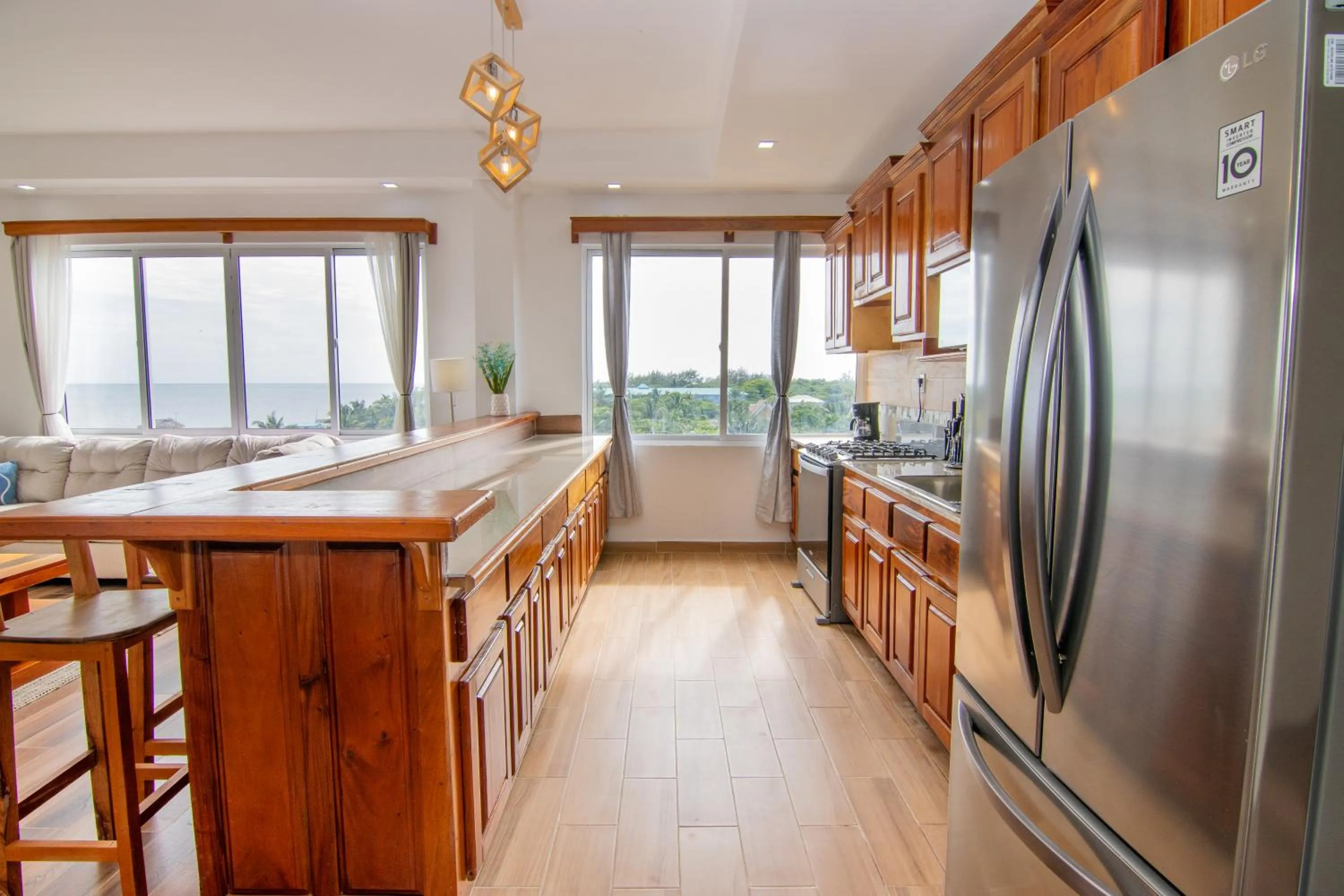 Kitchen or kitchenette in Tropical Palace Hotel