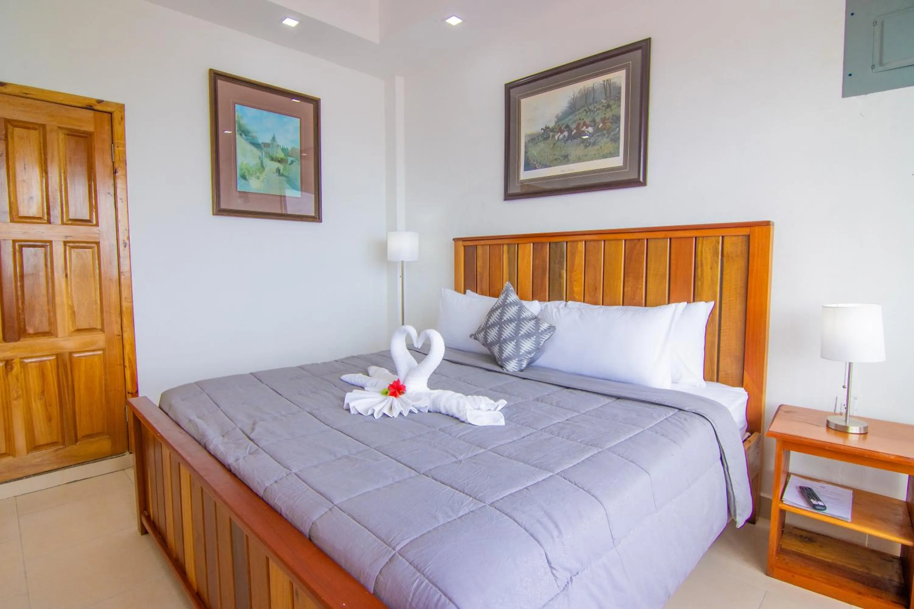 Bedroom, Bed in Tropical Palace Hotel