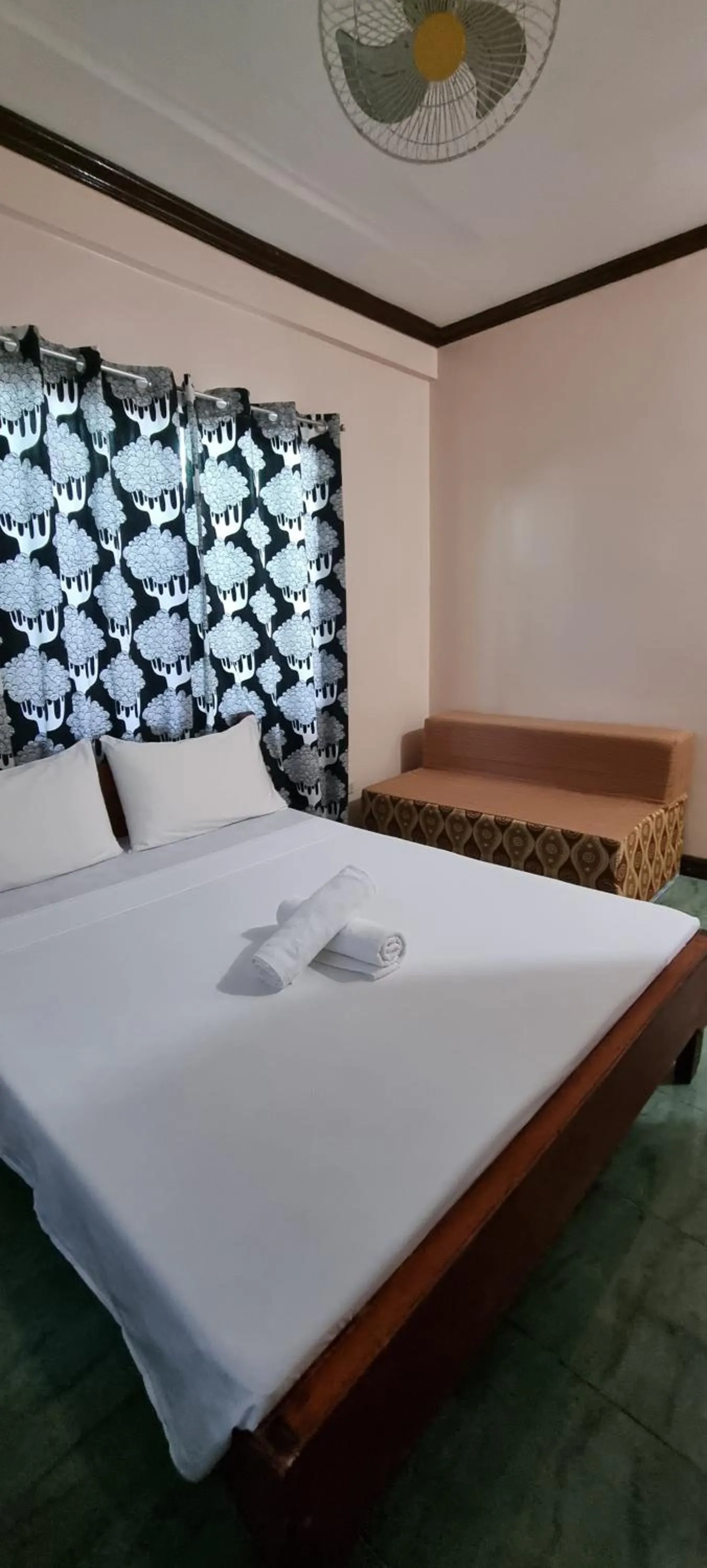 Bed in Malapascua Starlight Resort