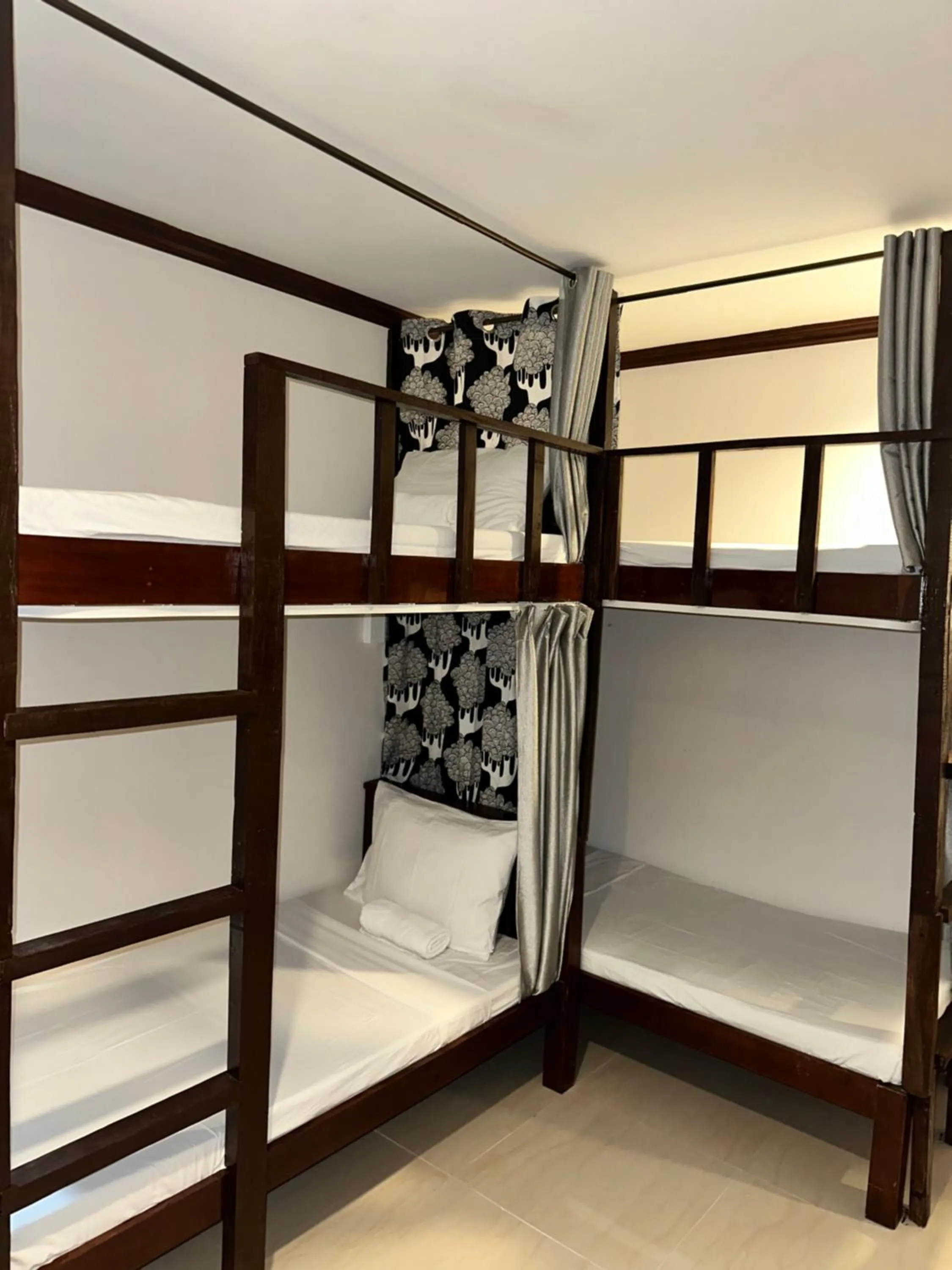 bunk bed, Bed in Malapascua Starlight Resort