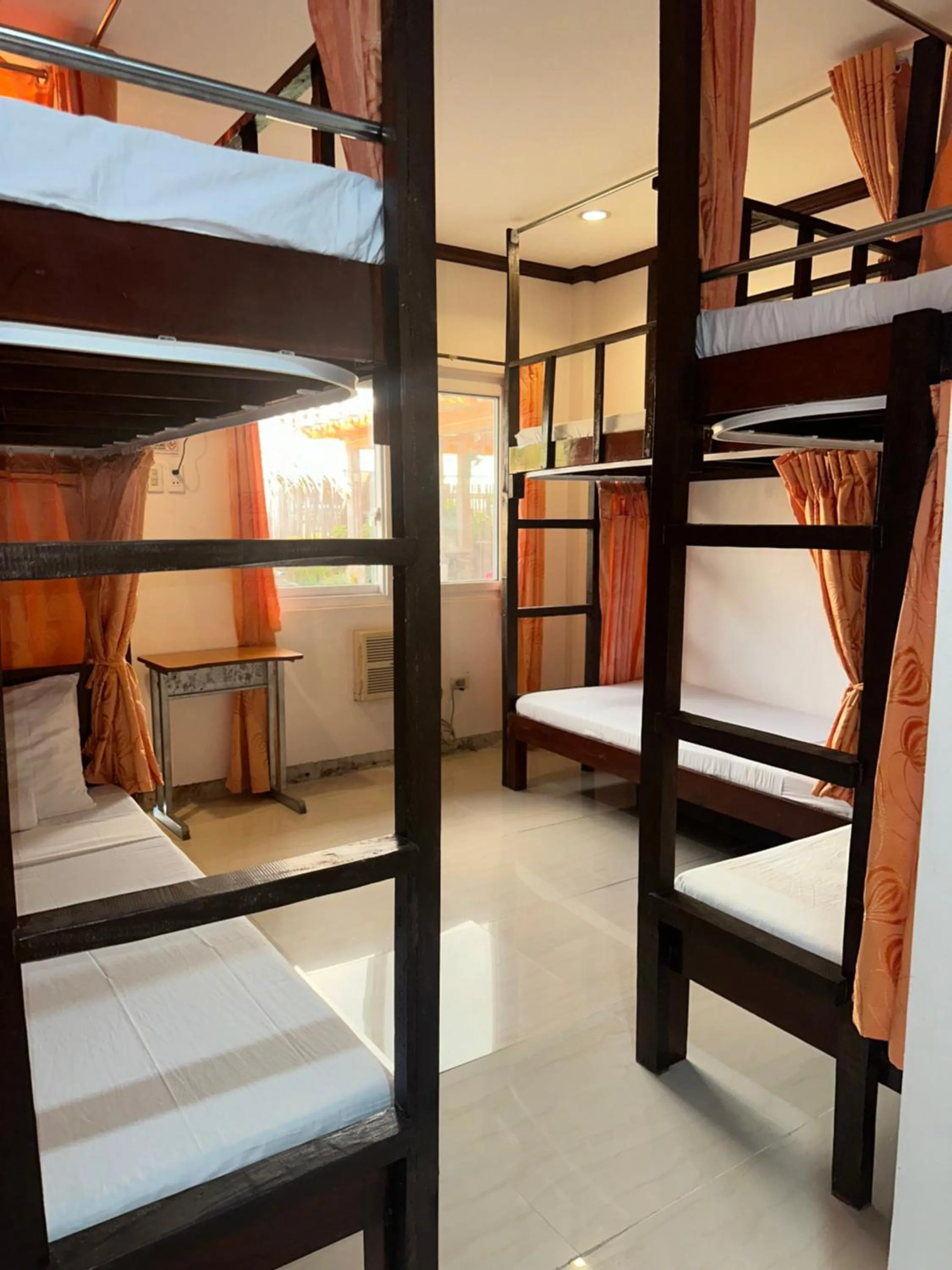 bunk bed, Bed in Malapascua Starlight Resort