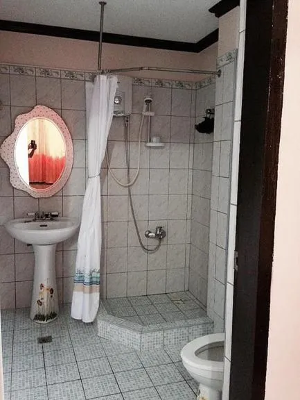 Shower in Malapascua Starlight Resort