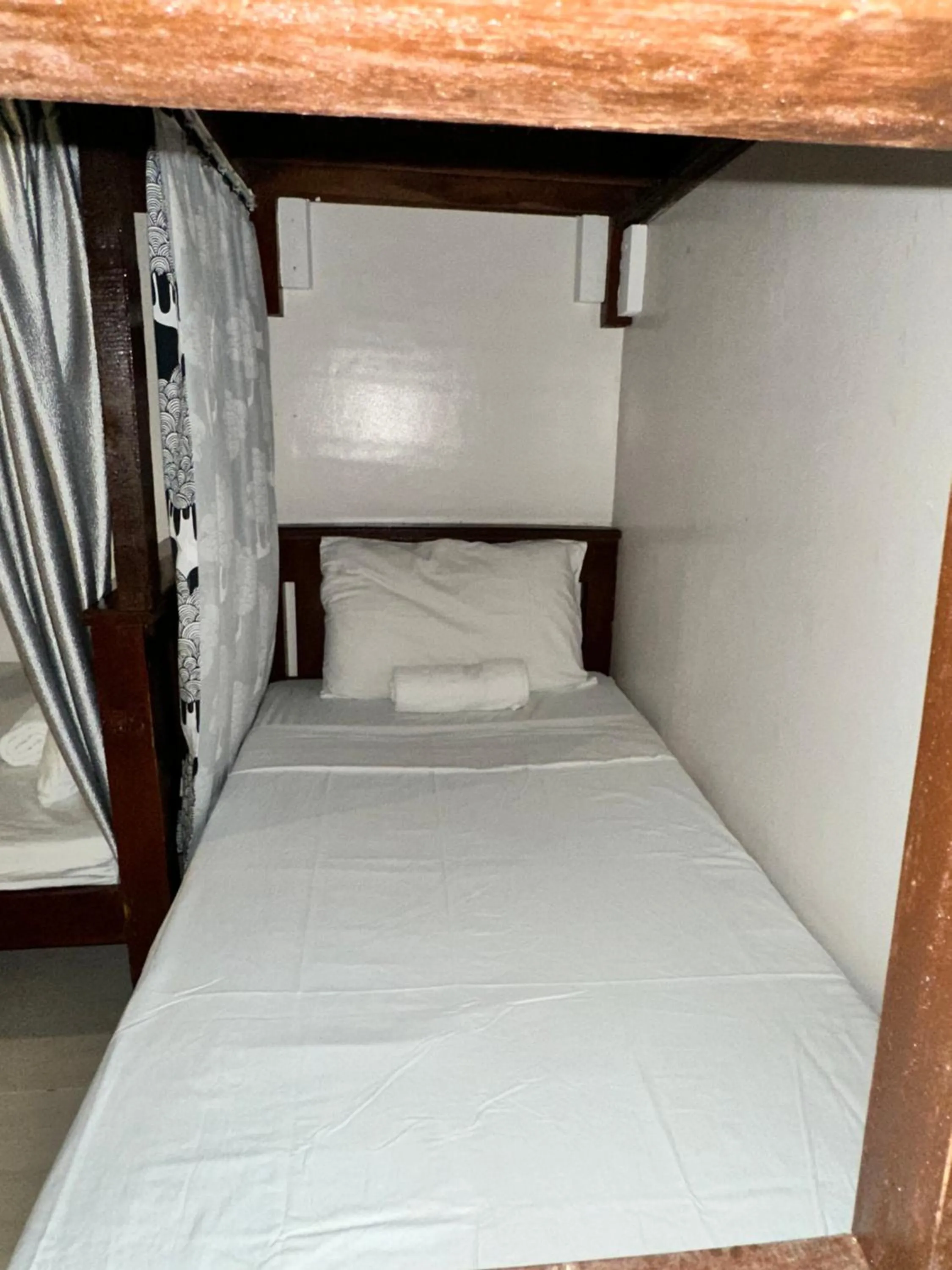 bunk bed, Bed in Malapascua Starlight Resort