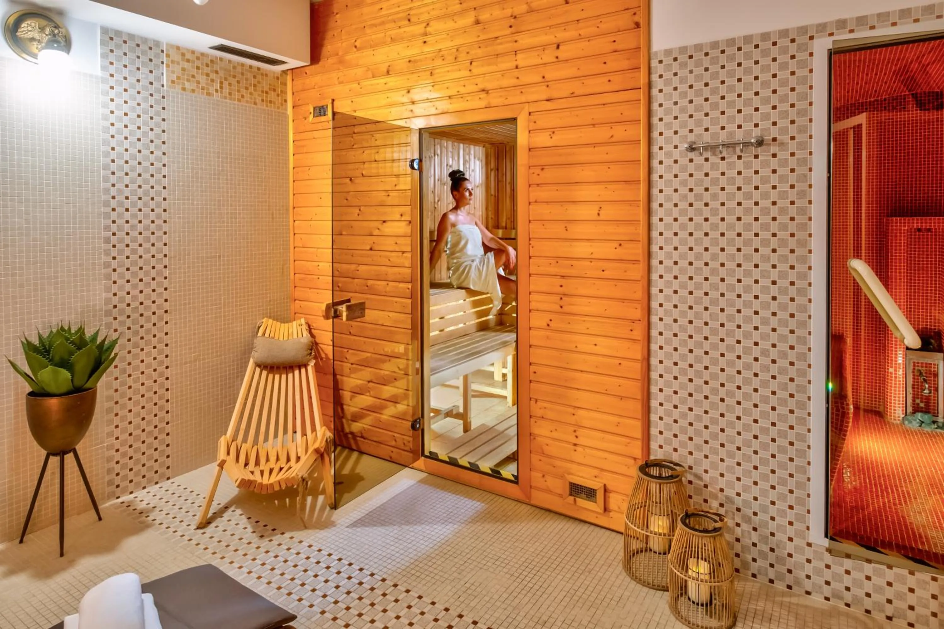 Sauna, Bed in Hotel Golden Eagle