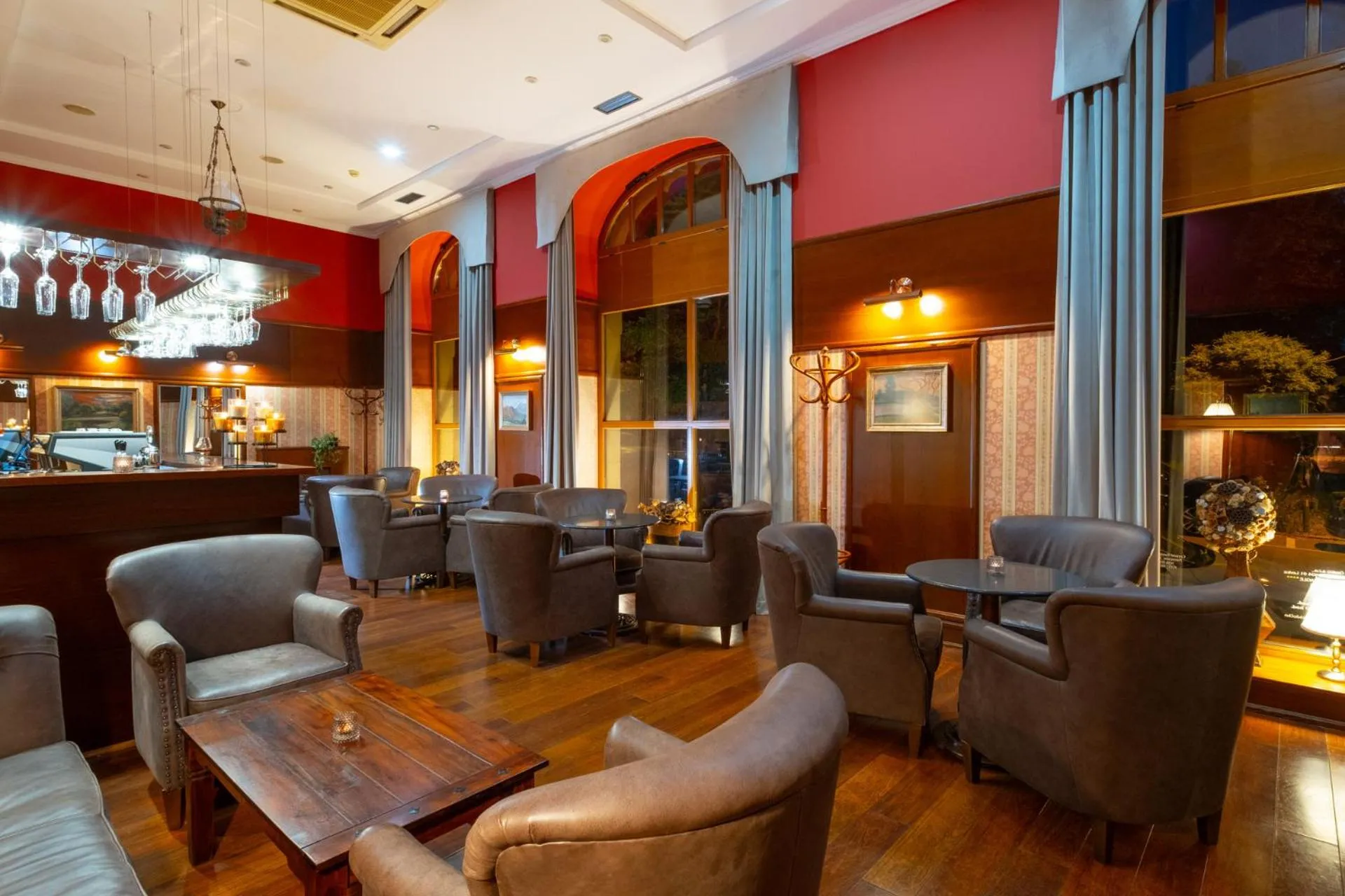 Seating area in Hotel Golden Eagle