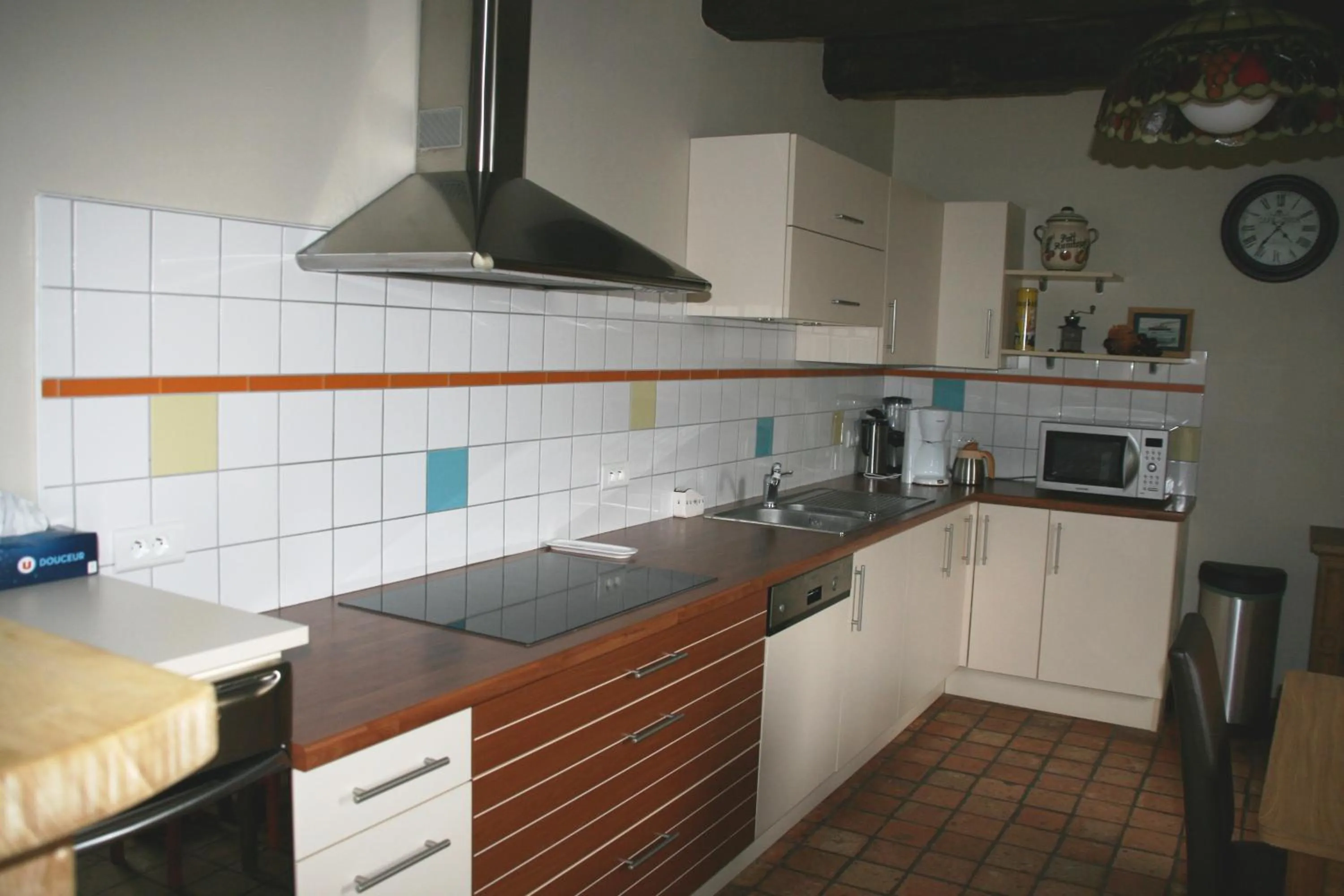 Kitchen or kitchenette in Gîte de Vacances - Côtes d Armor - Pluduno, Plancoët