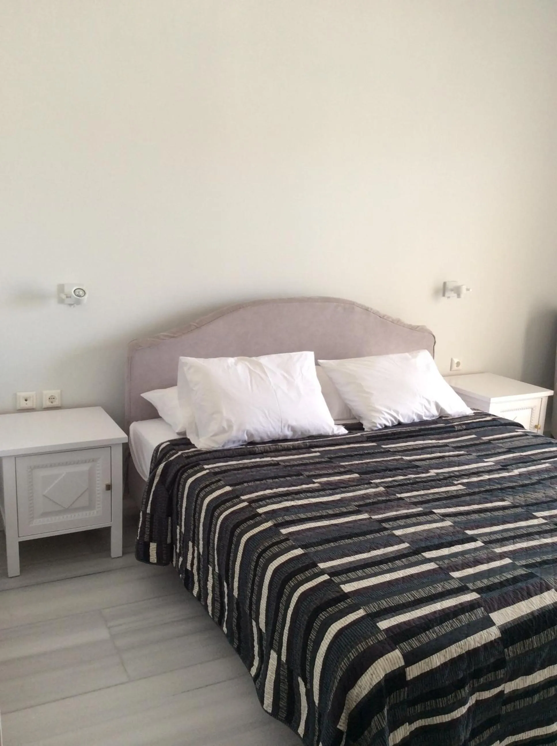 Bed in Sailinn Mykonos