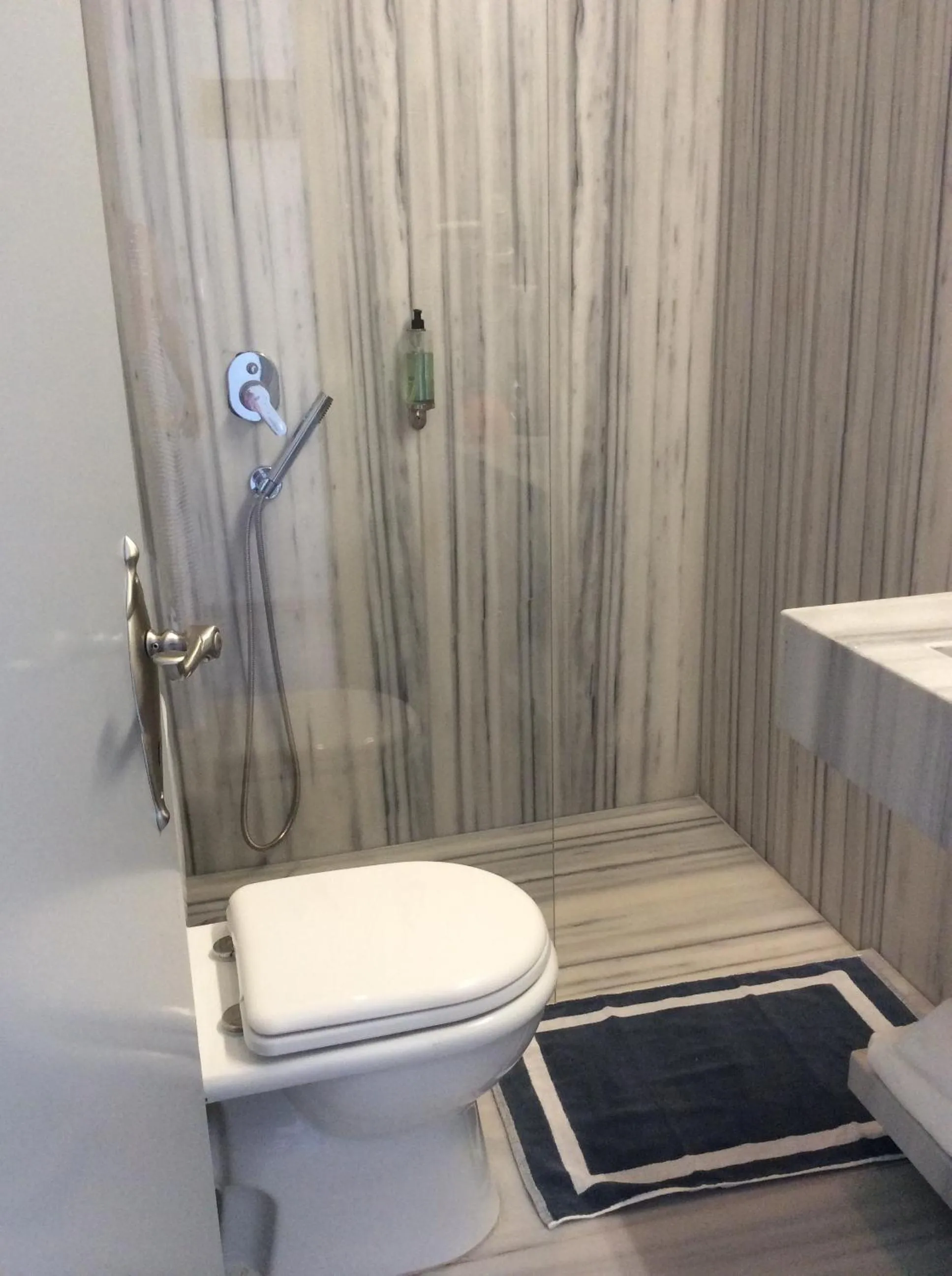 Bathroom in Sailinn Mykonos