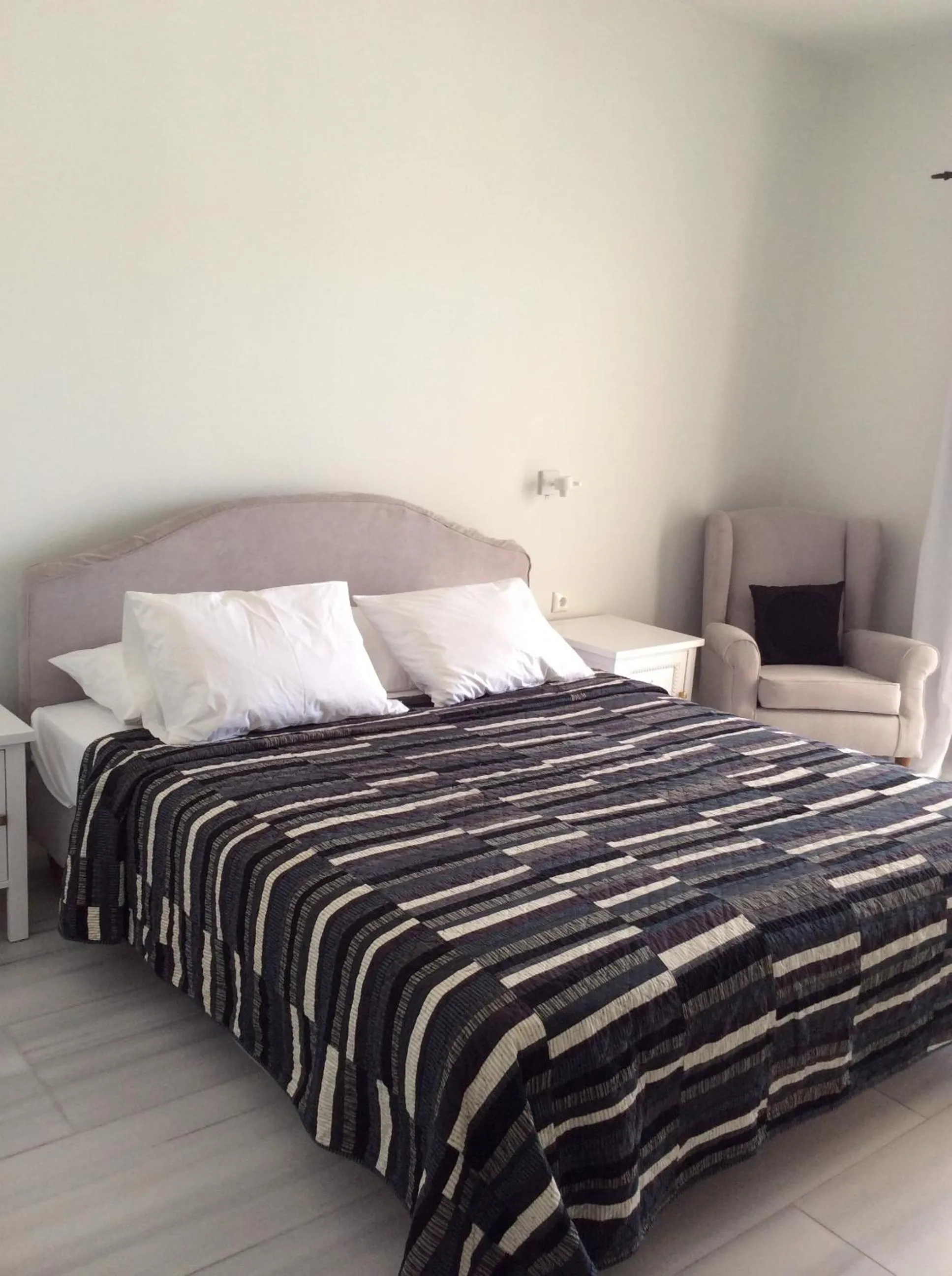 Bed in Sailinn Mykonos
