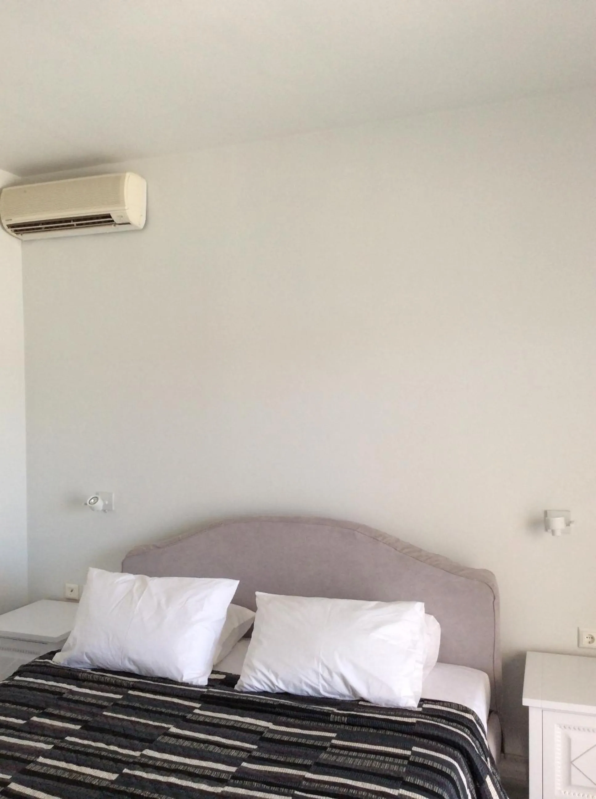 Bed in Sailinn Mykonos