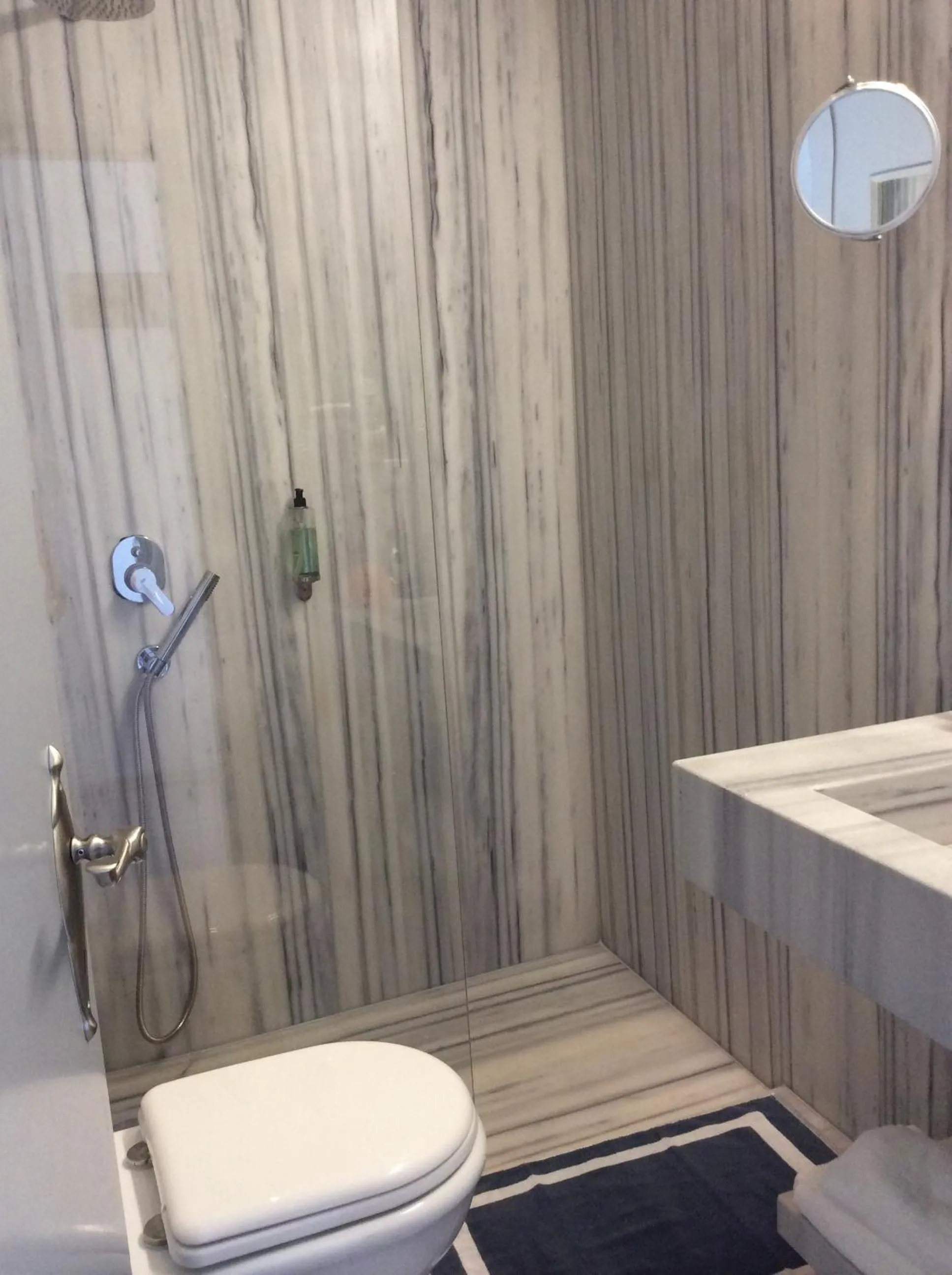 Bathroom in Sailinn Mykonos
