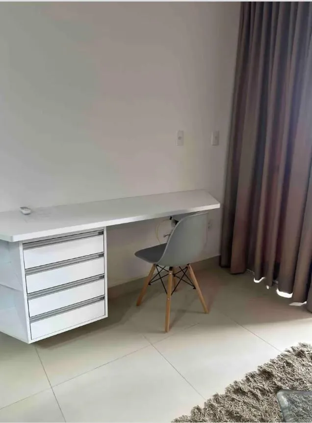 Apartamento mobiliado a 500m do Goiânia Shopping