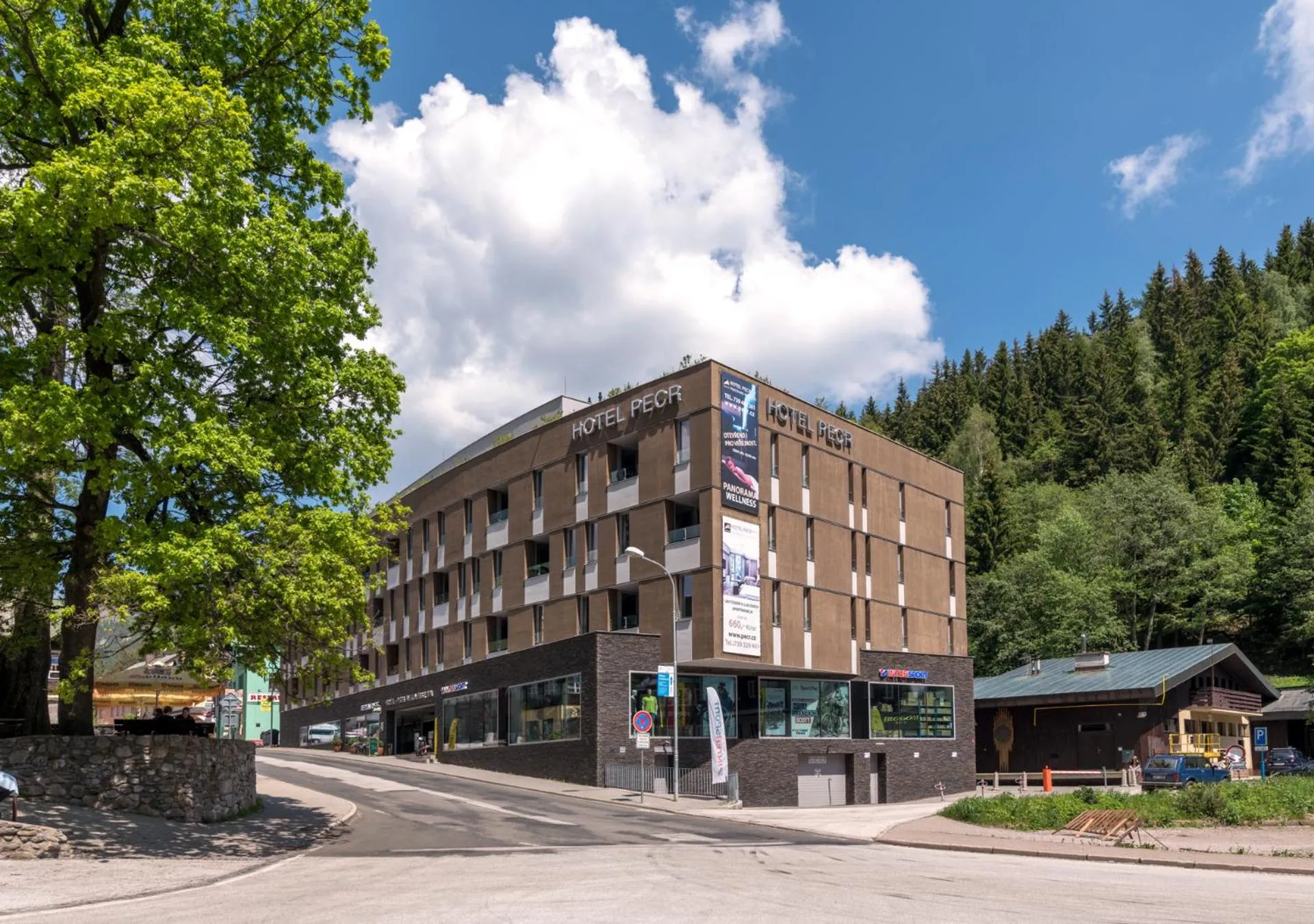 Property building in HOTEL PECR WELL