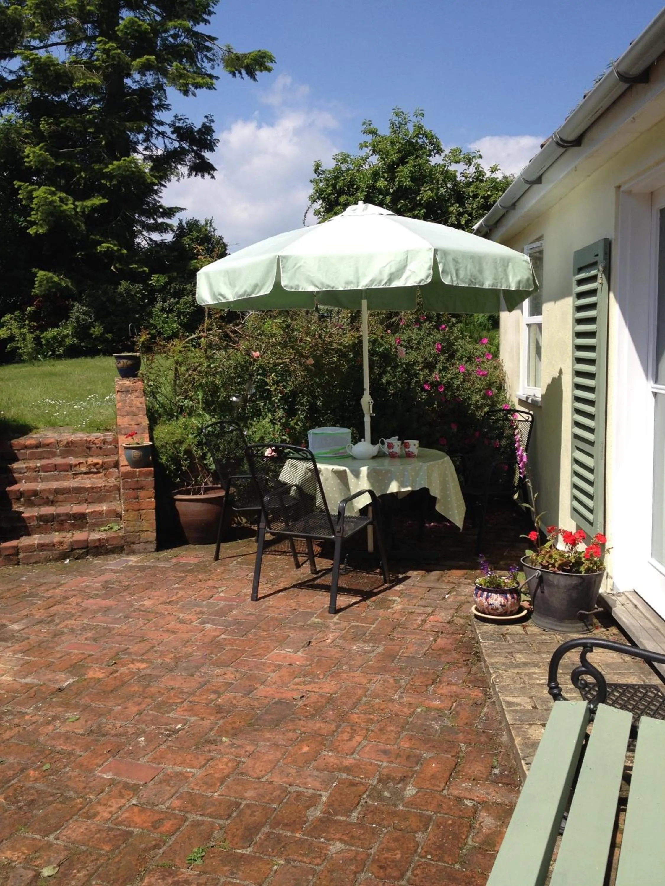Facade/entrance in Mulleys Cottage (Bed and Breakfast)