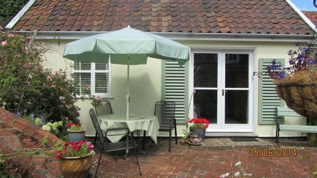 Patio in Mulleys Cottage (Bed and Breakfast)
