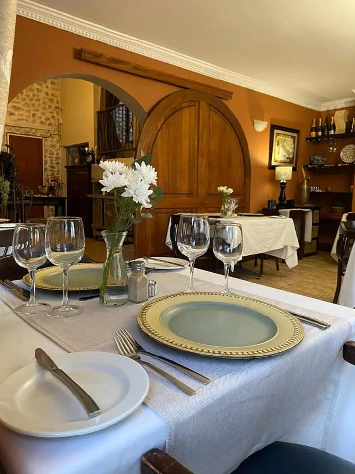 Restaurant/places to eat in La Dolce Vita Guest House
