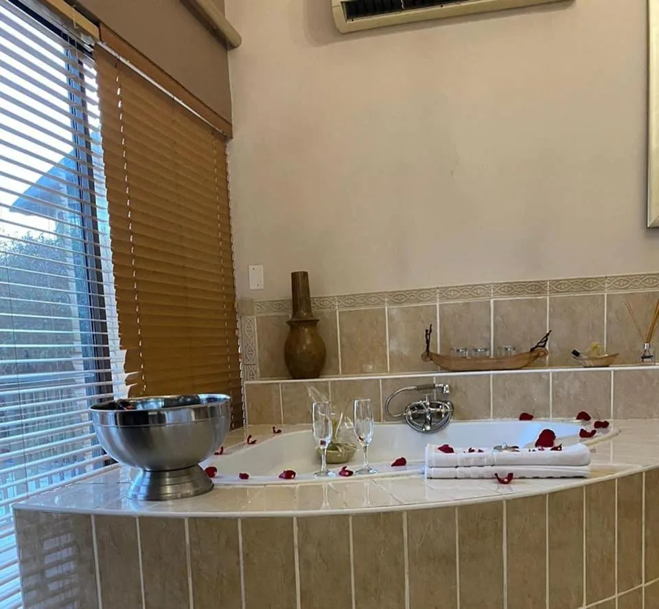 Bath in La Dolce Vita Guest House