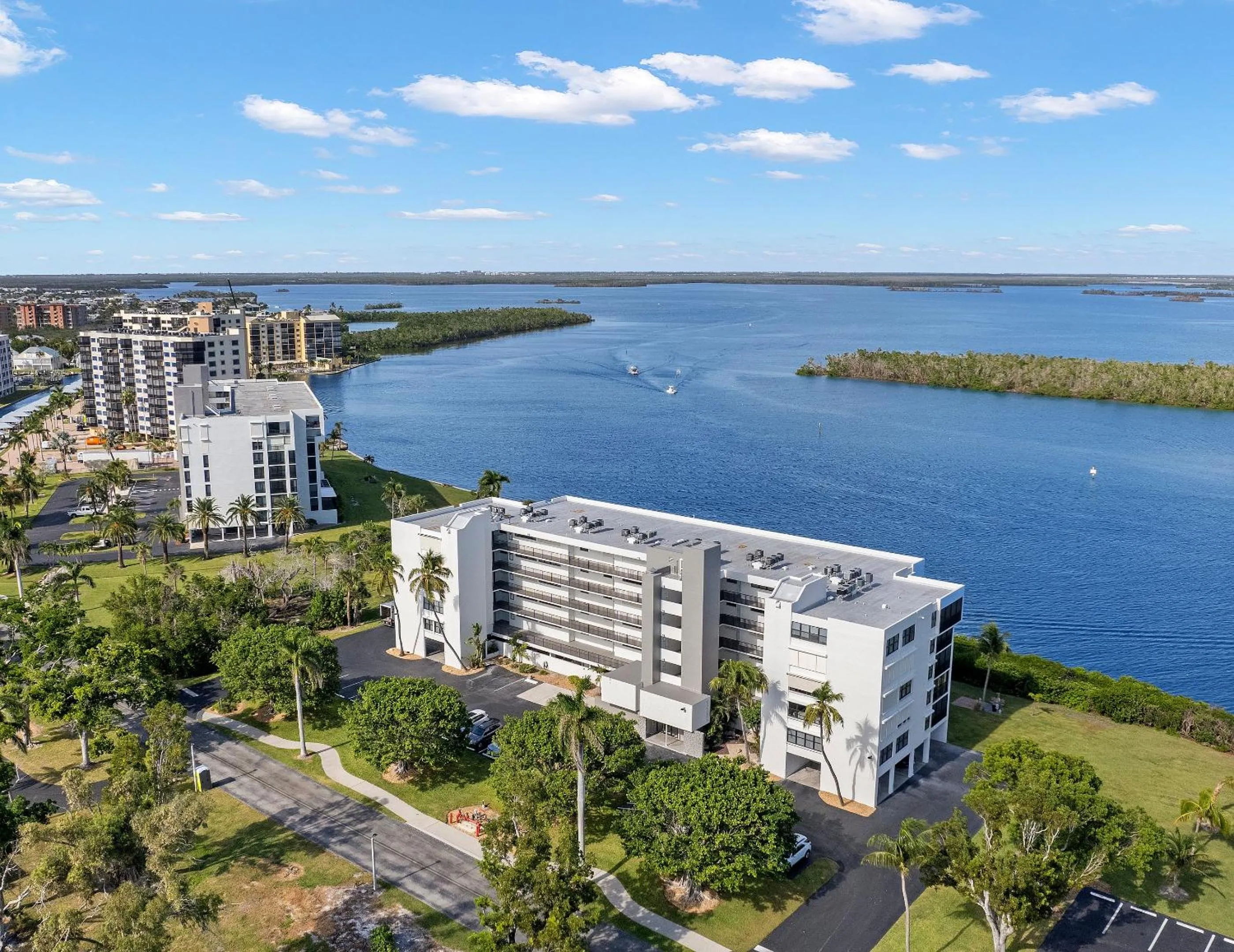 Palms of Bay Beach 4F