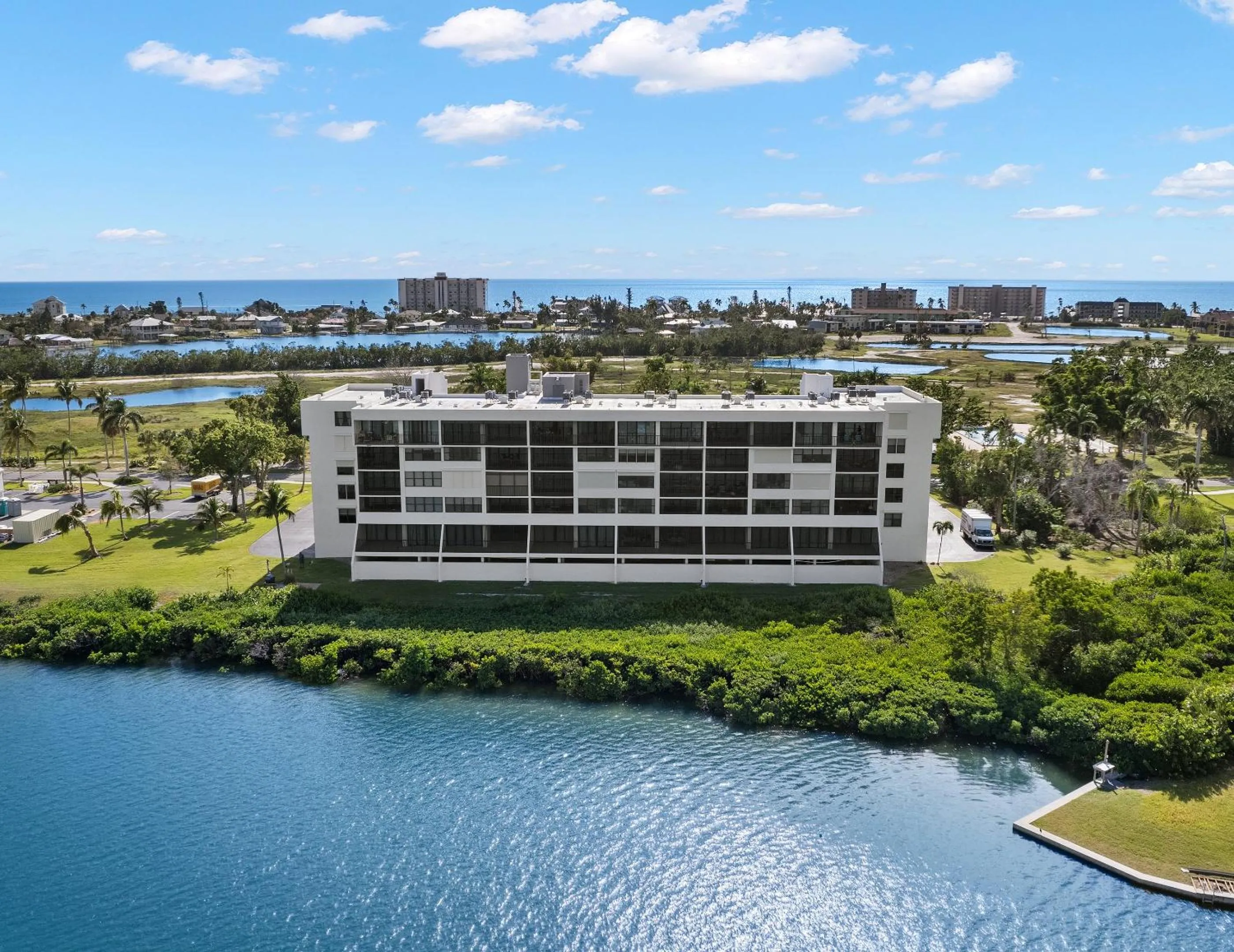Property building in Palms of Bay Beach 4F