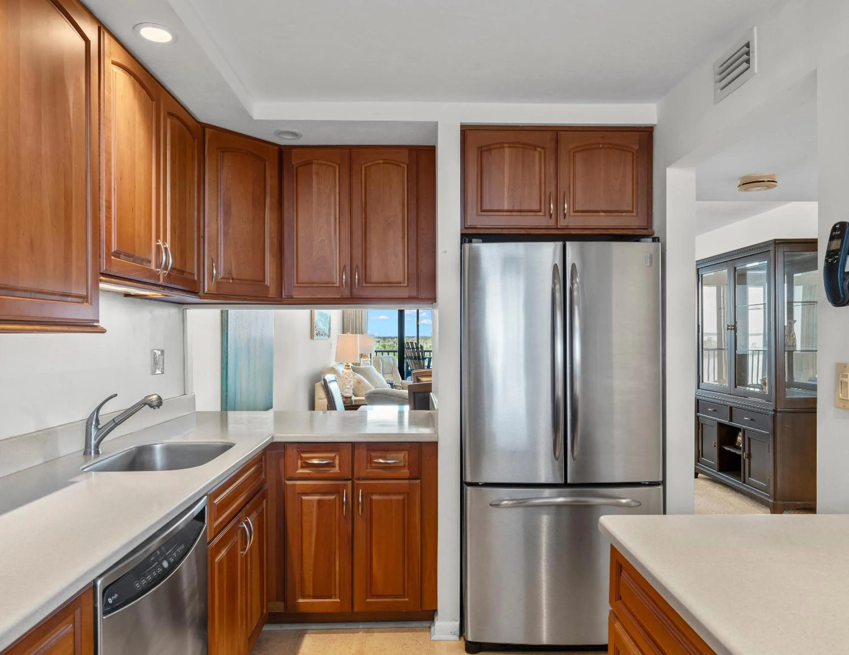 Property building in Palms of Bay Beach 4F