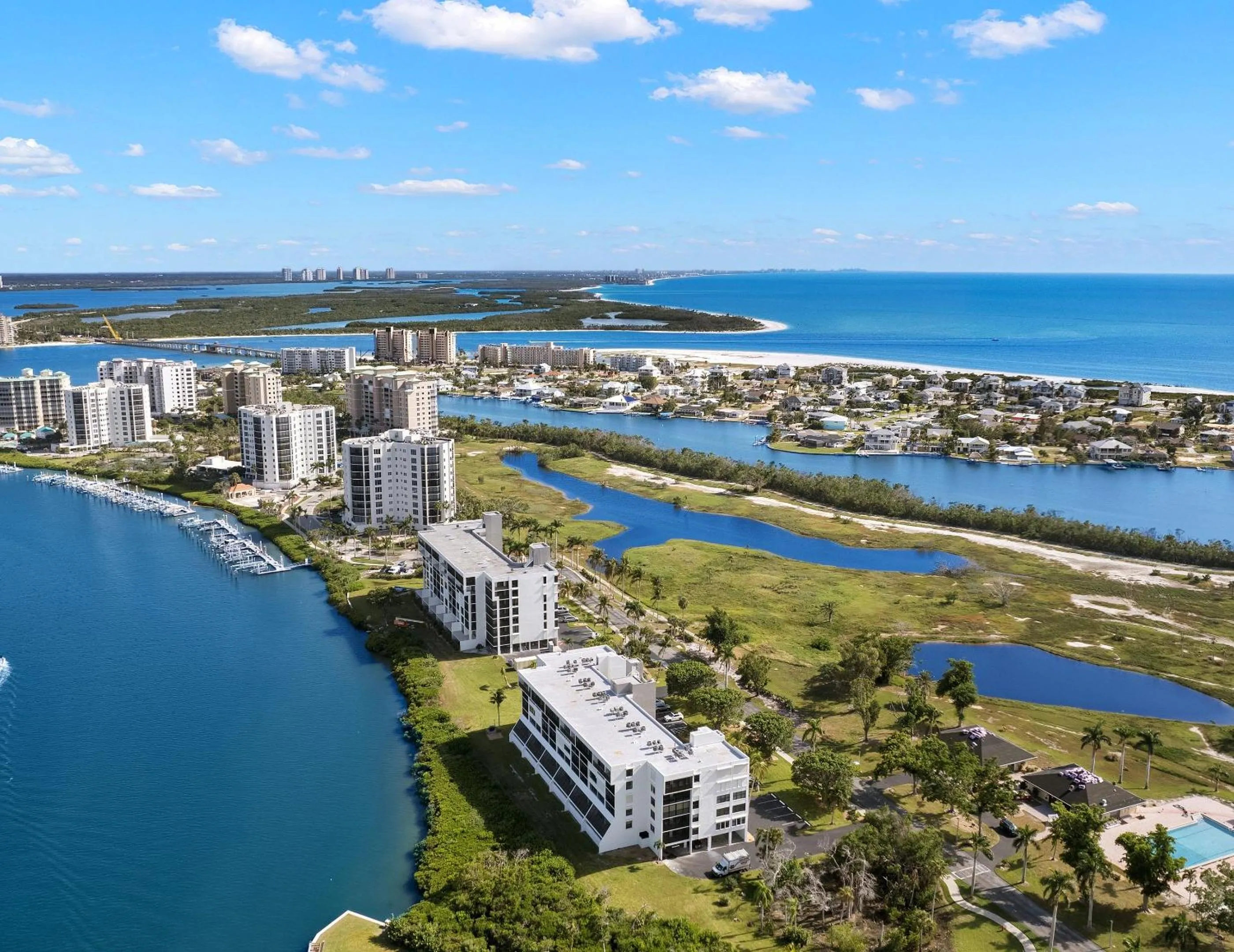 Property building in Palms of Bay Beach 4F