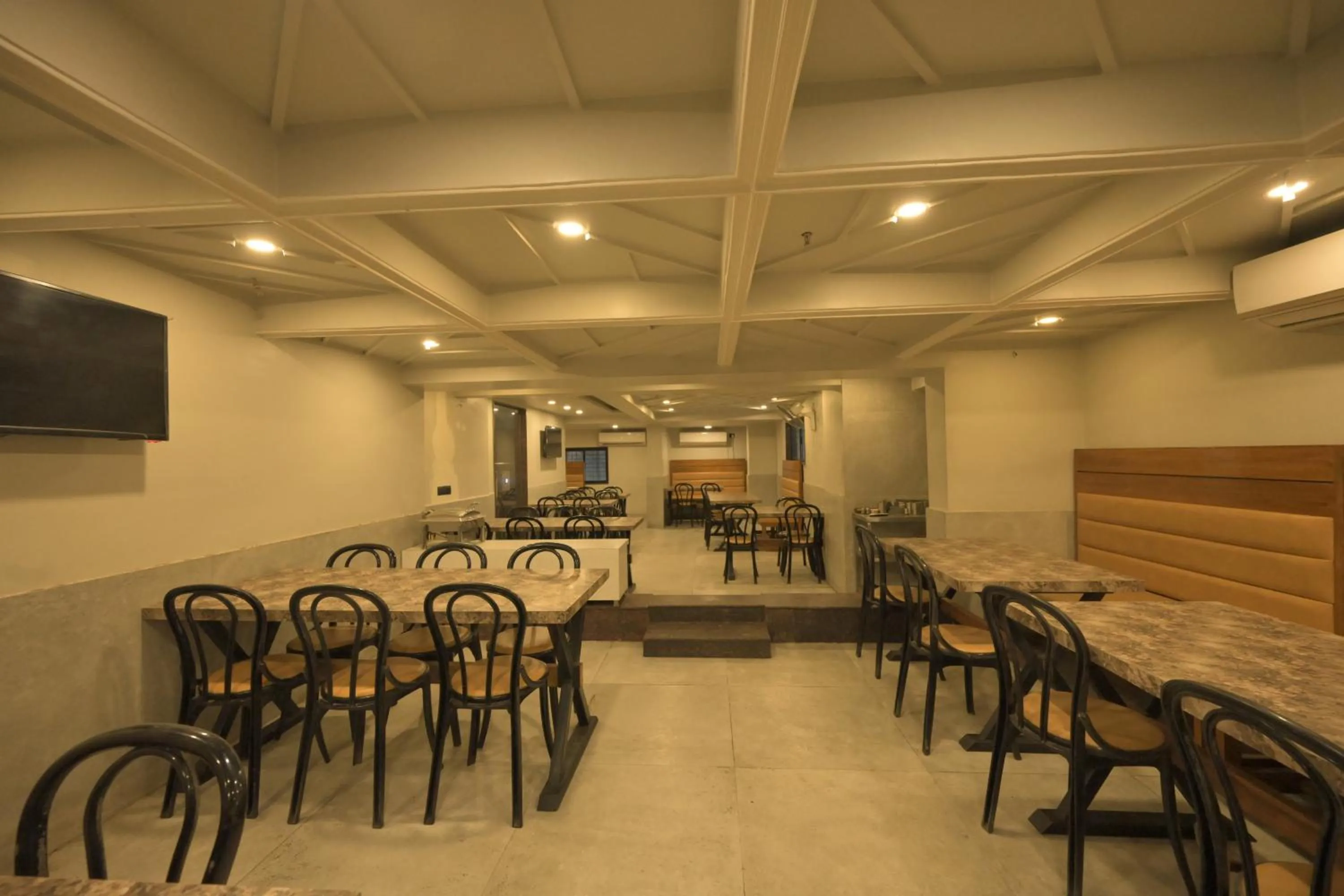 Restaurant/places to eat in Al Zam Zam