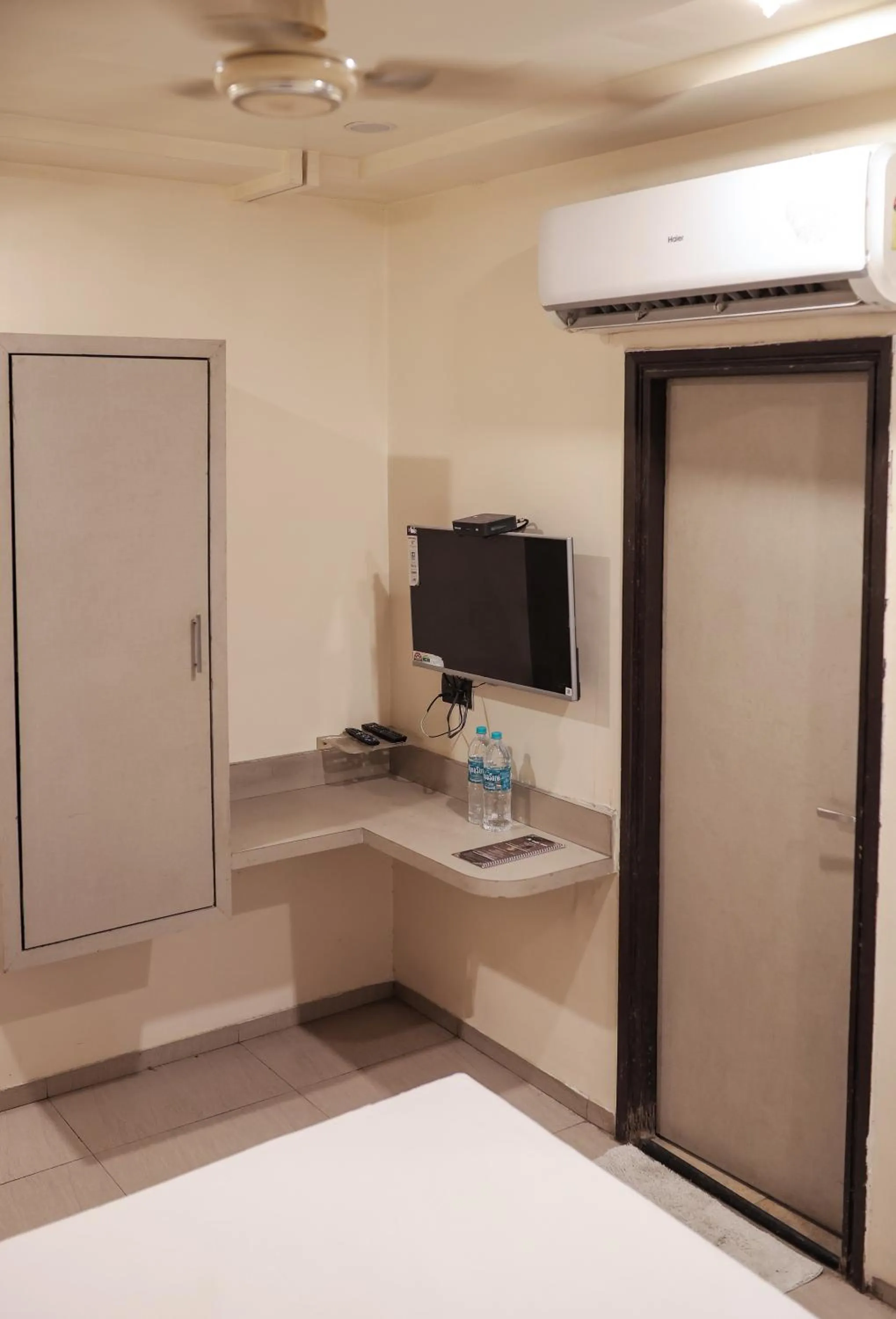 Bedroom, Bed in Al Zam Zam