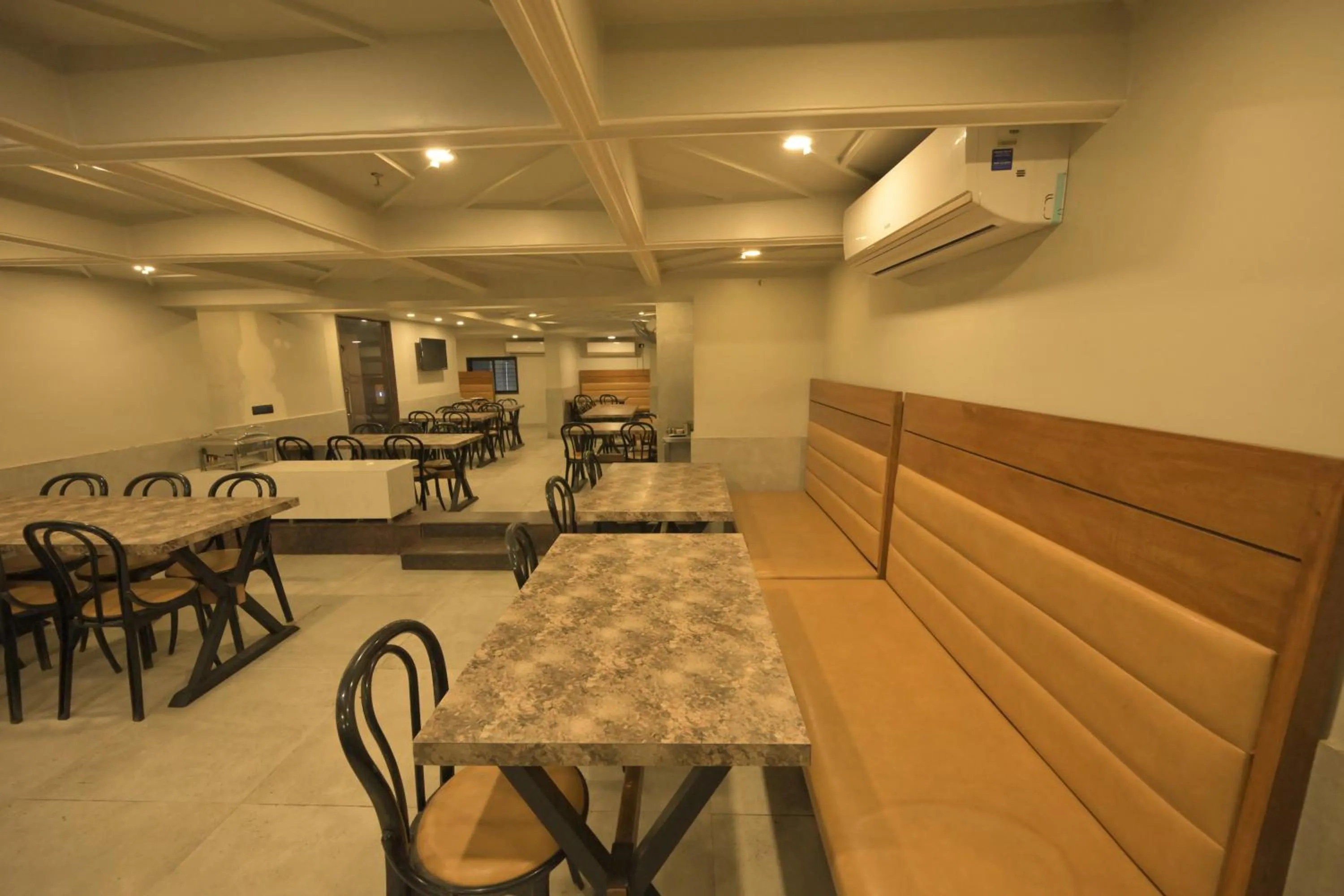 Restaurant/places to eat in Al Zam Zam