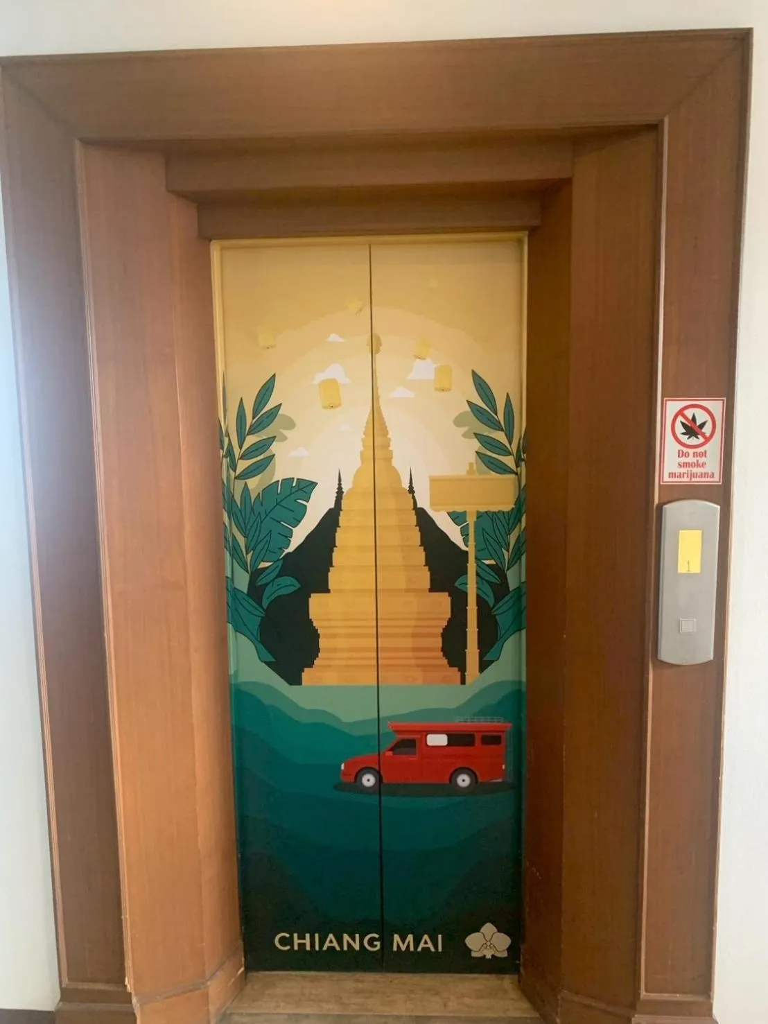 elevator in Baan Huenphen Boutique Hotel