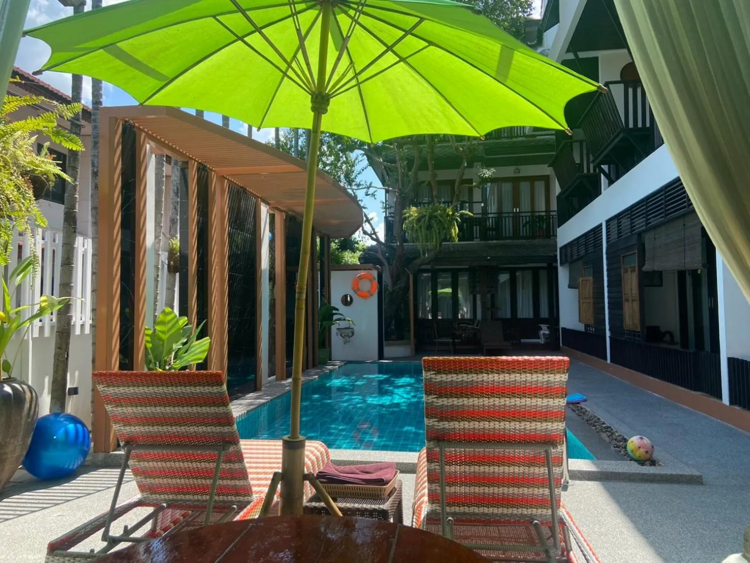 Swimming pool in Baan Huenphen Boutique Hotel