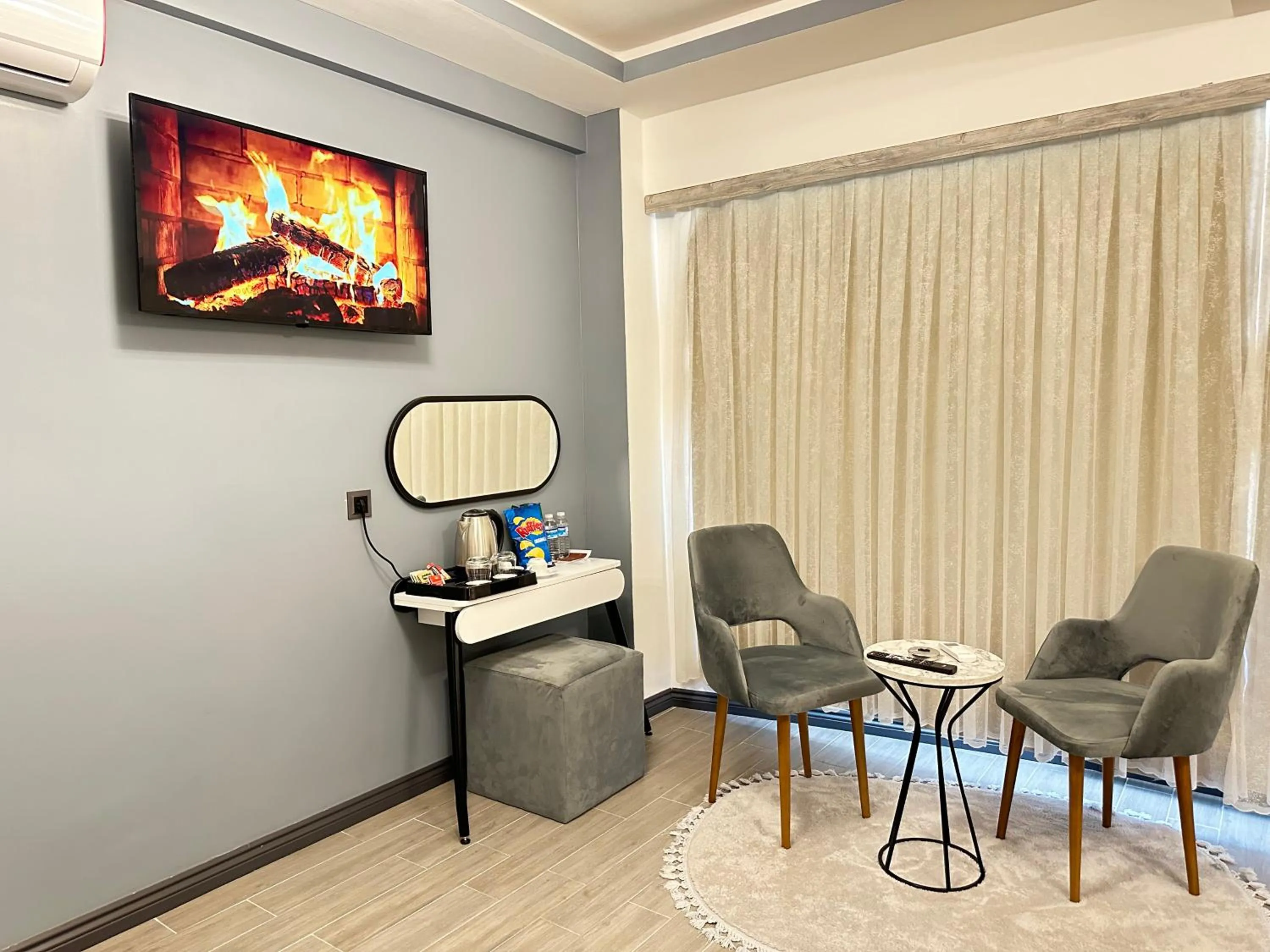 TV and multimedia in Blue Moonrise Hotel