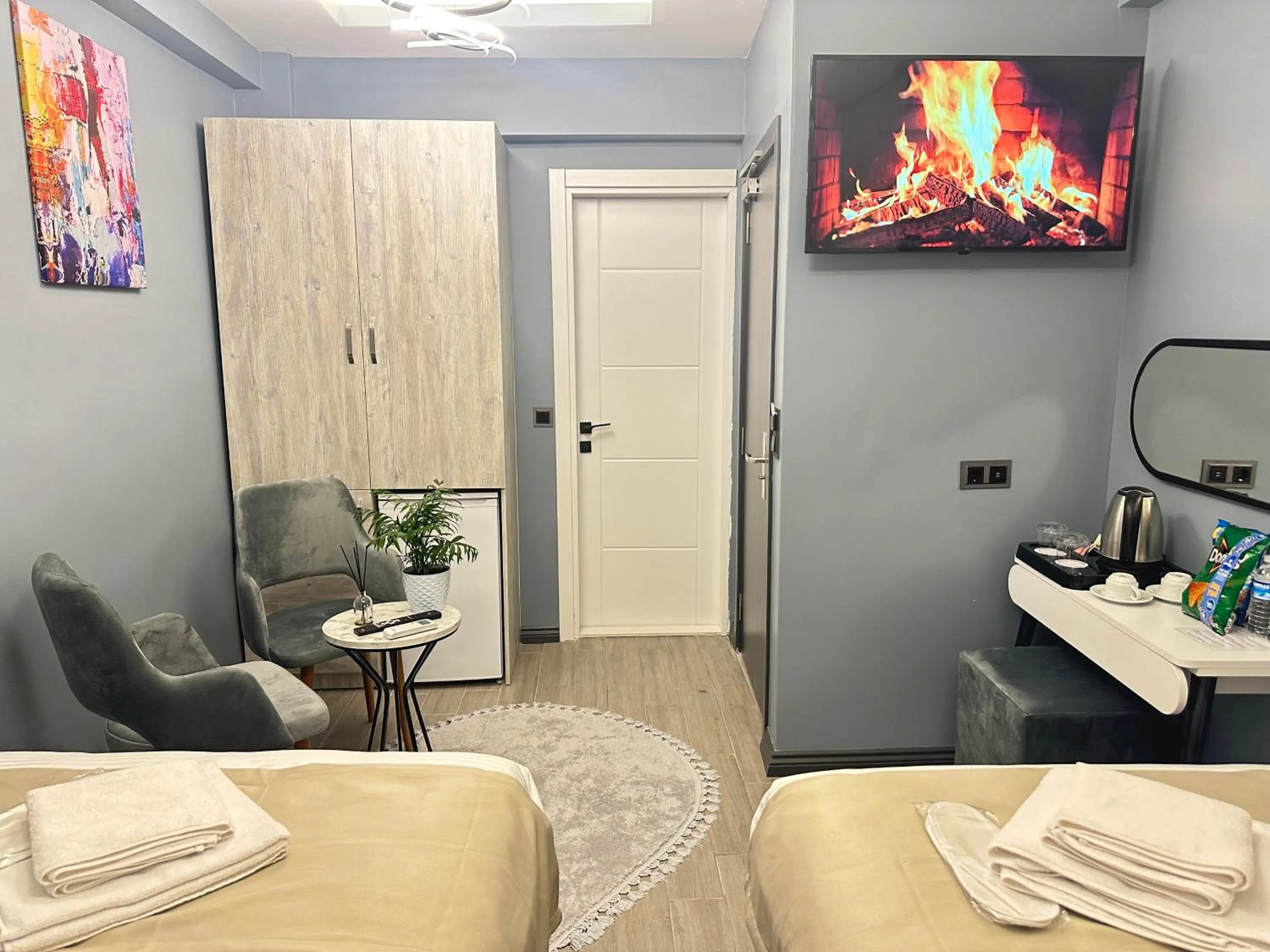 Living room in Blue Moonrise Hotel