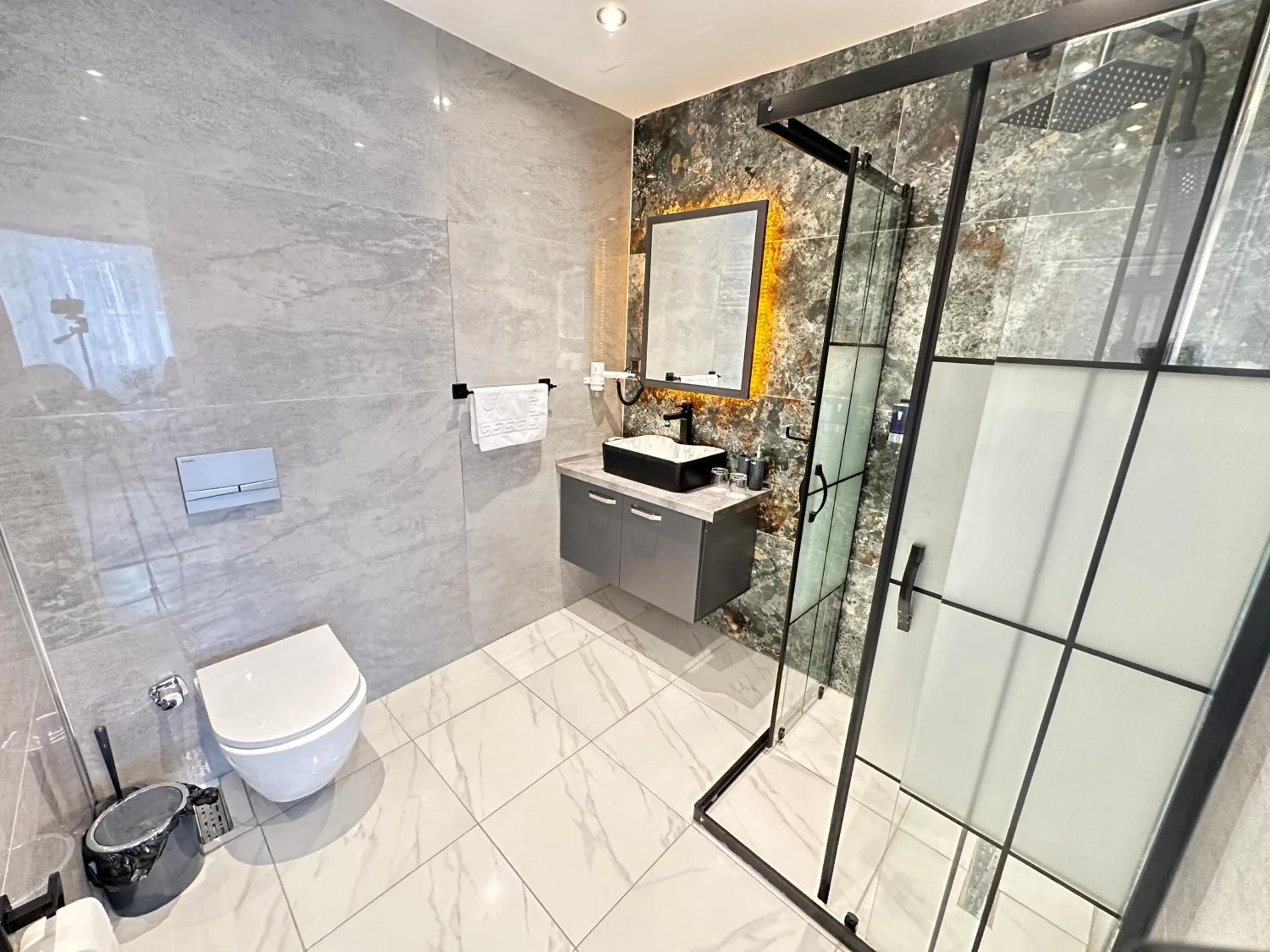 Shower in Blue Moonrise Hotel