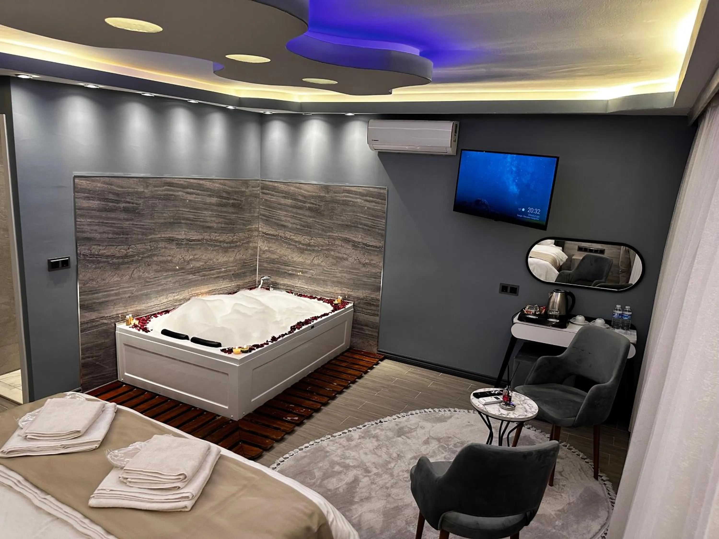 Bed in Blue Moonrise Hotel