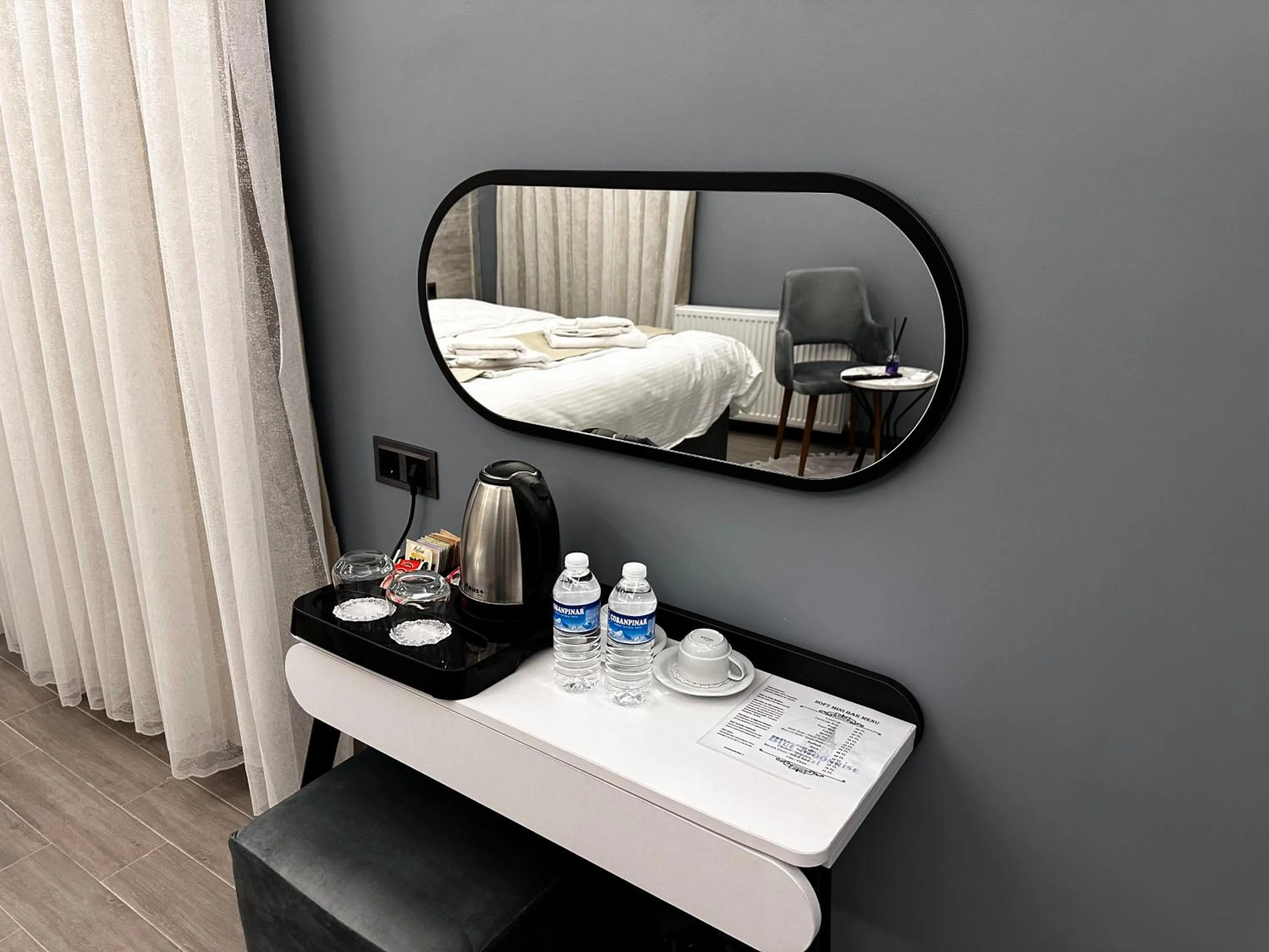 Bedroom, Bed in Blue Moonrise Hotel