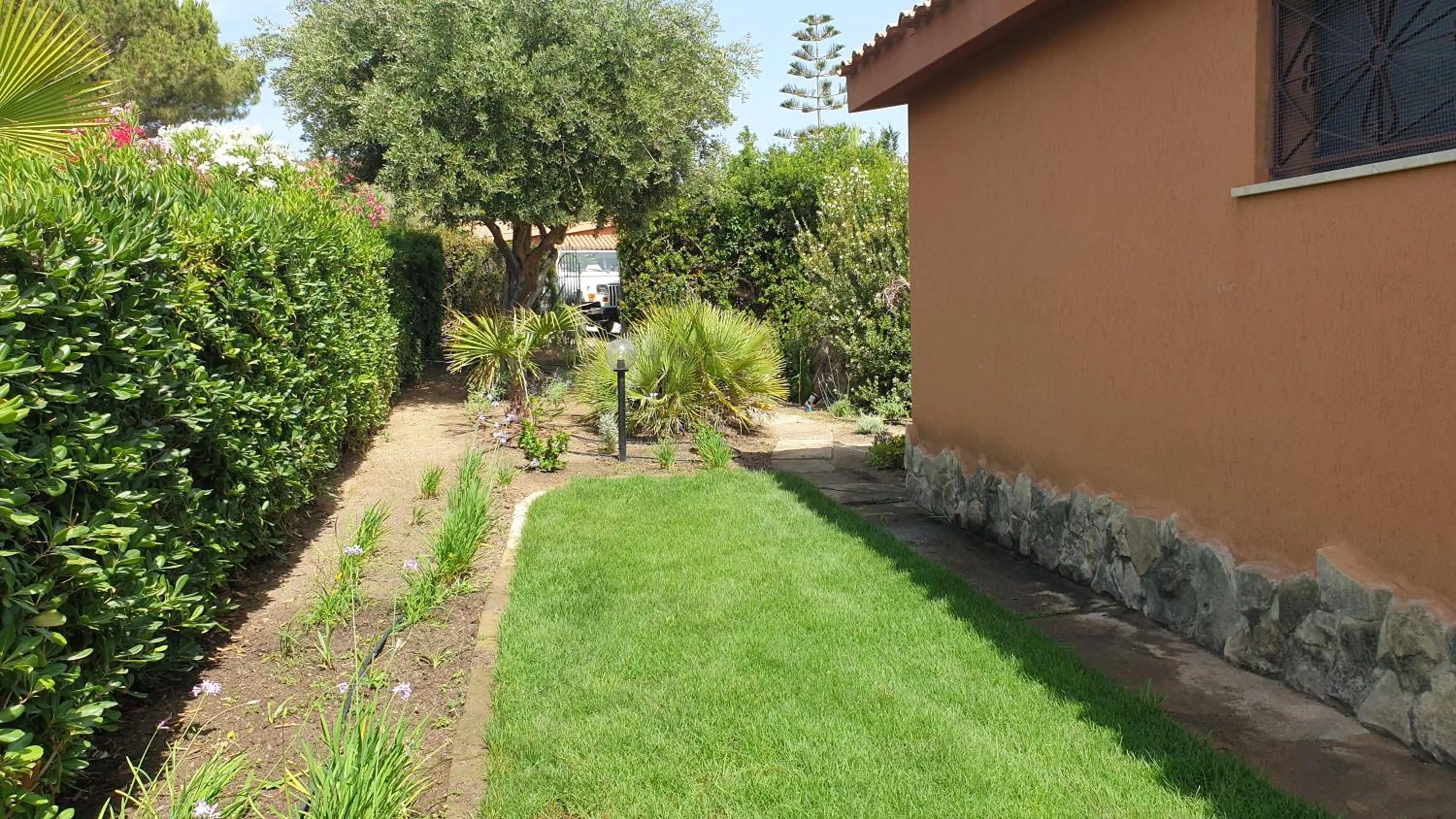 Garden in Villetta Sunrise 18