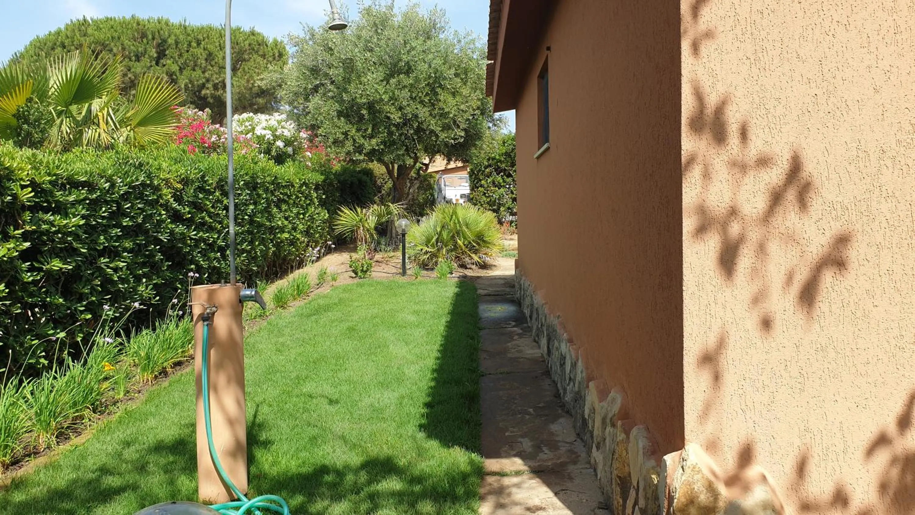 Garden in Villetta Sunrise 18