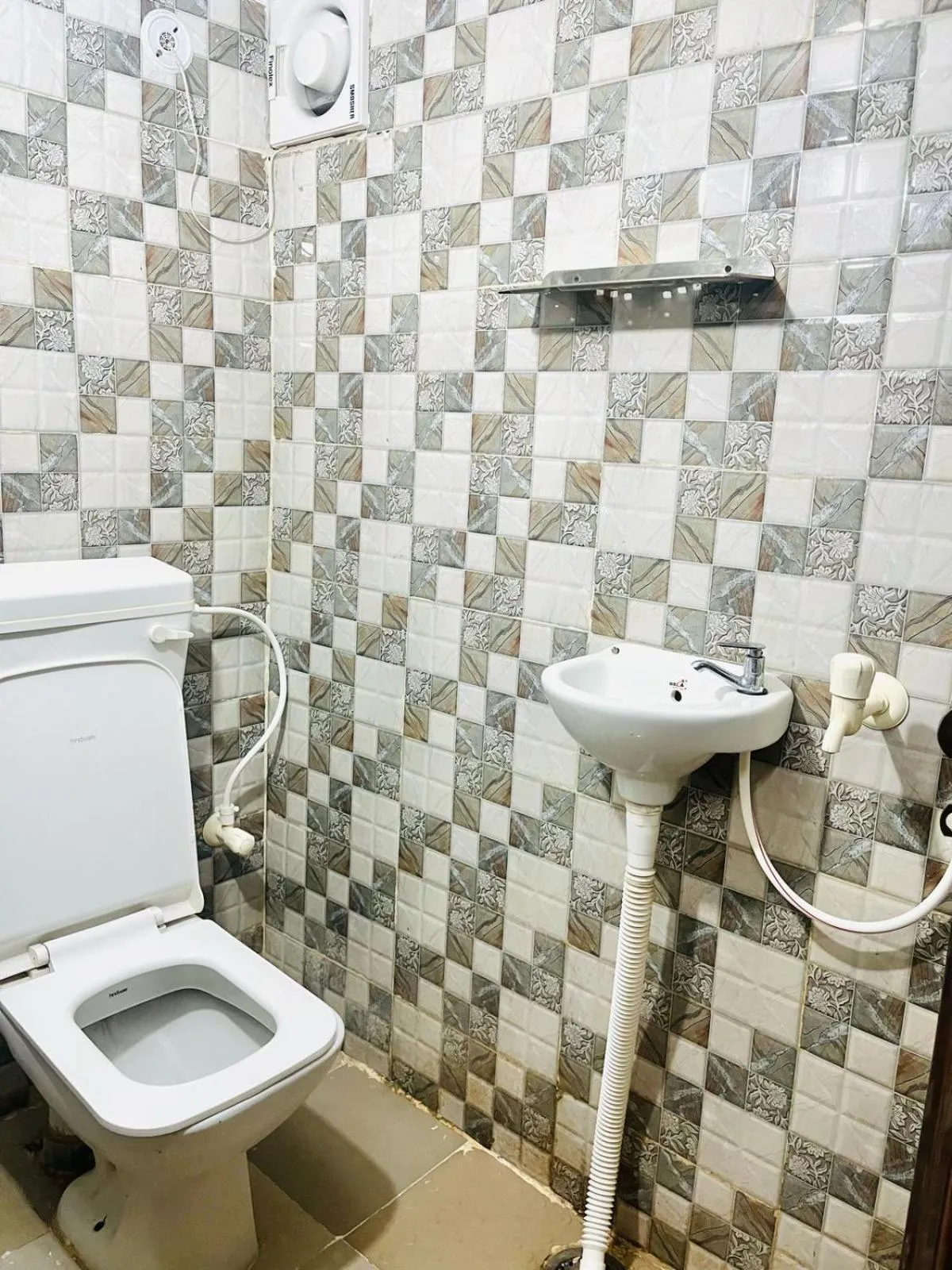 Mauji's Villa Hotel & Guest House