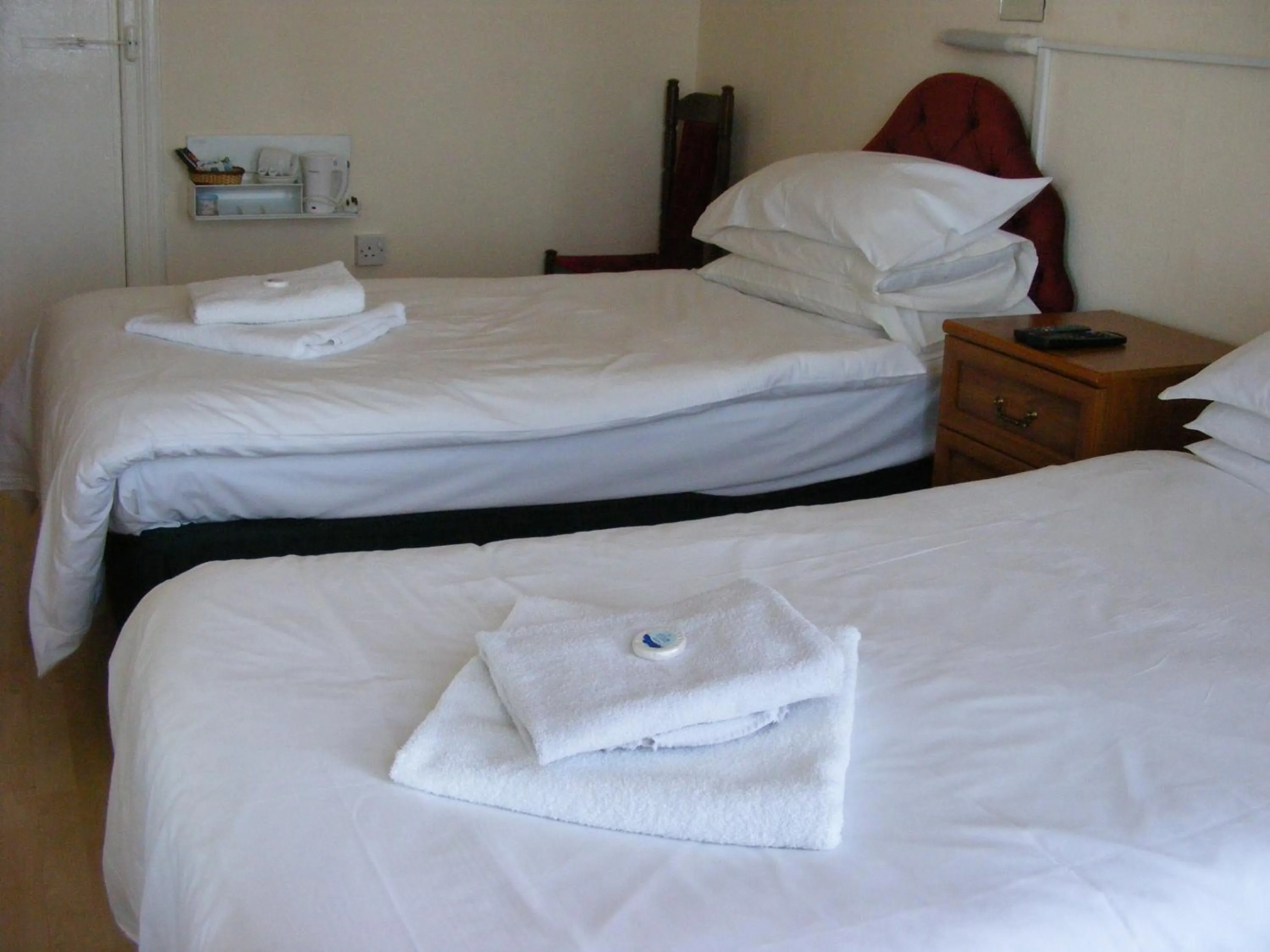 Photo of the whole room, Bed in Trevelyan Hotel