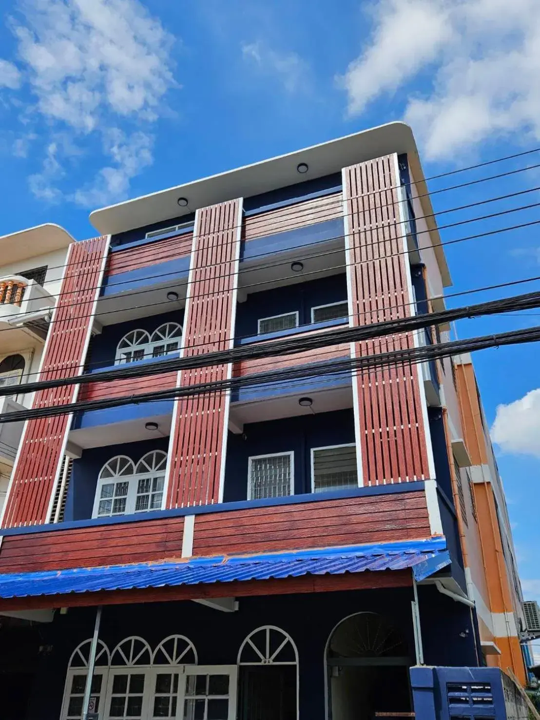 Property building in Hommie by De-A-Ga Property building in Hommie by De-A-Ga