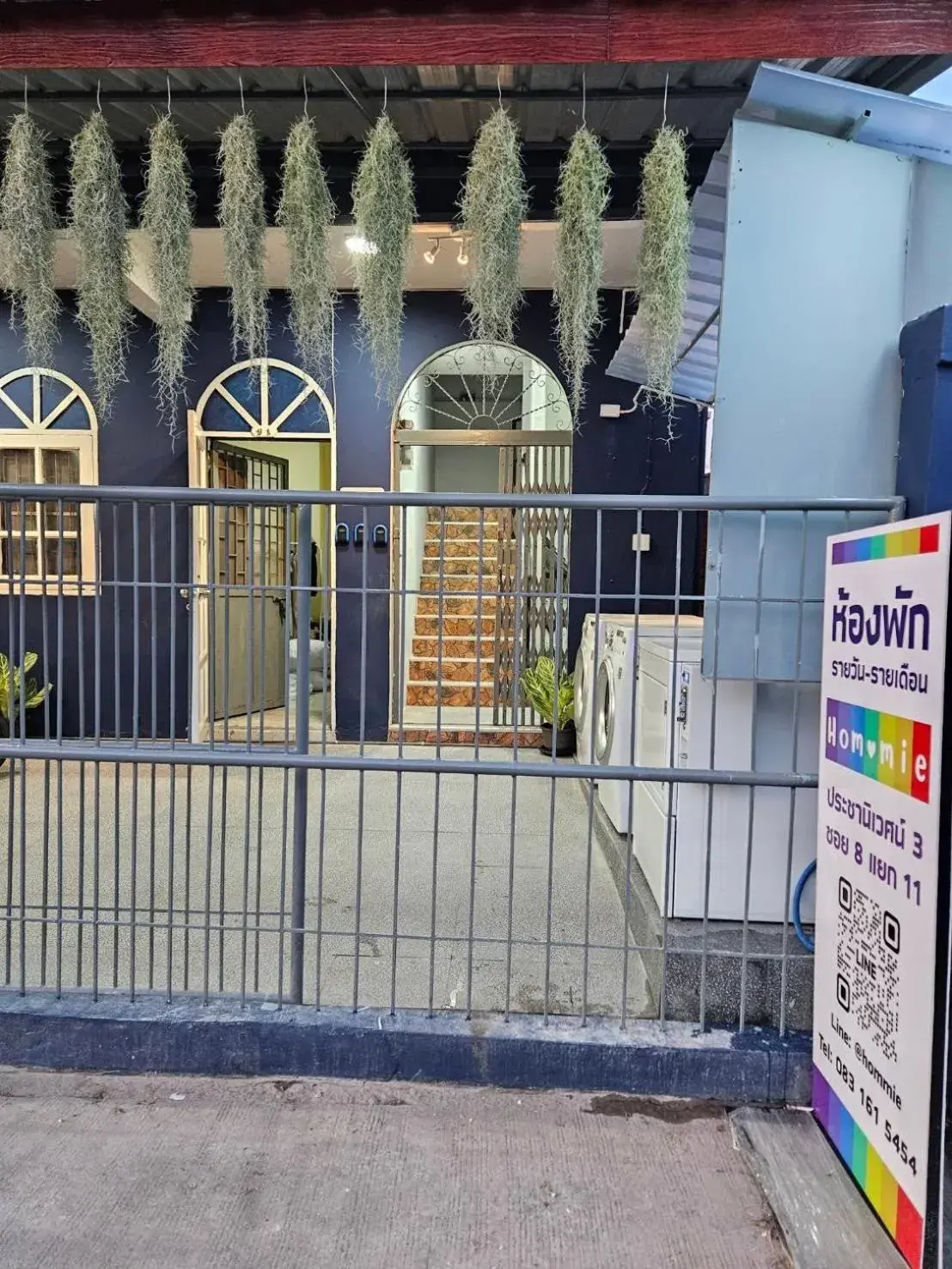 Facade/entrance in Hommie by De-A-Ga Facade/entrance in Hommie by De-A-Ga