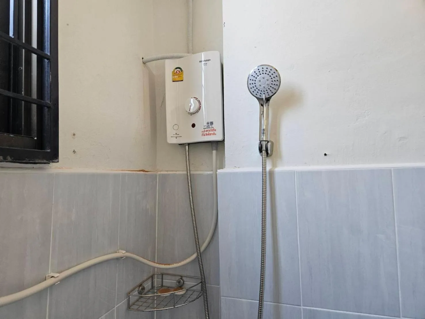 Shower in Hommie by De-A-Ga